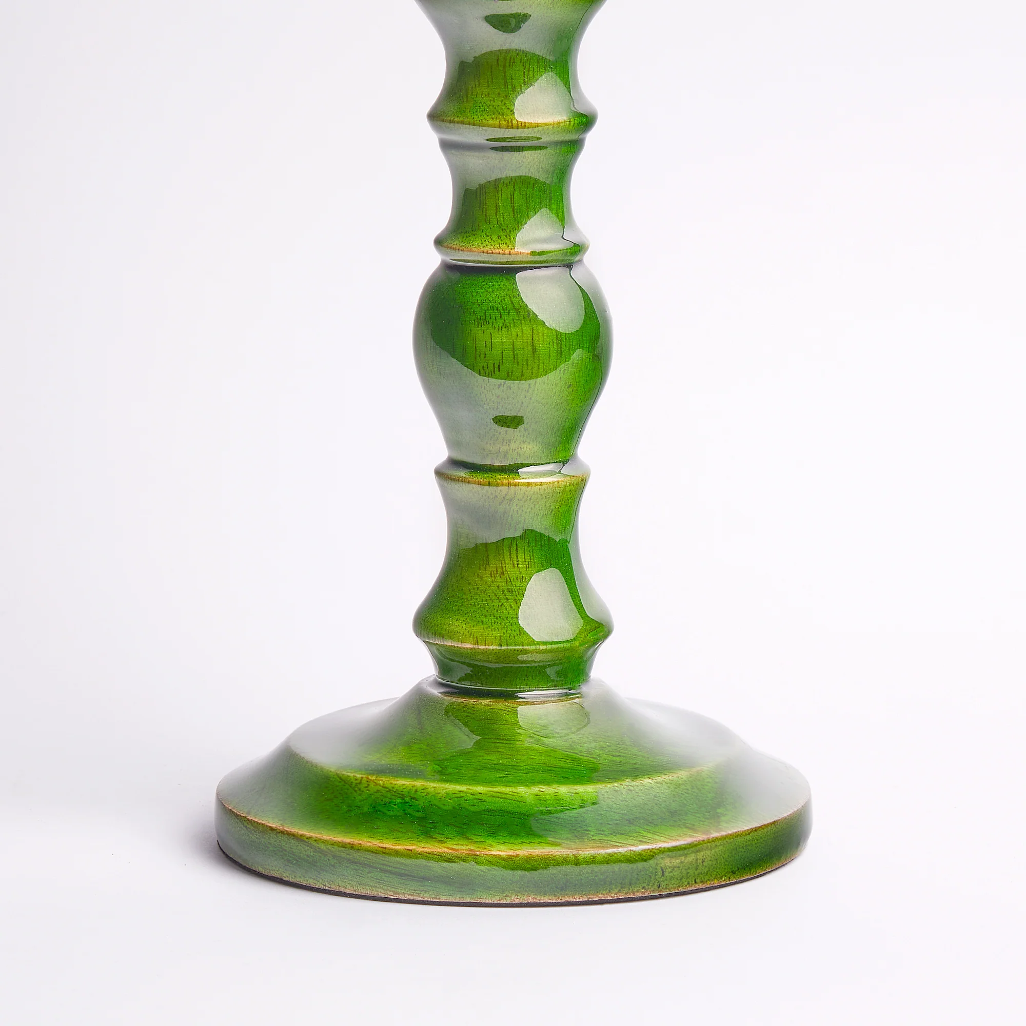 Chiswick table lamp in goblin green - Image 9