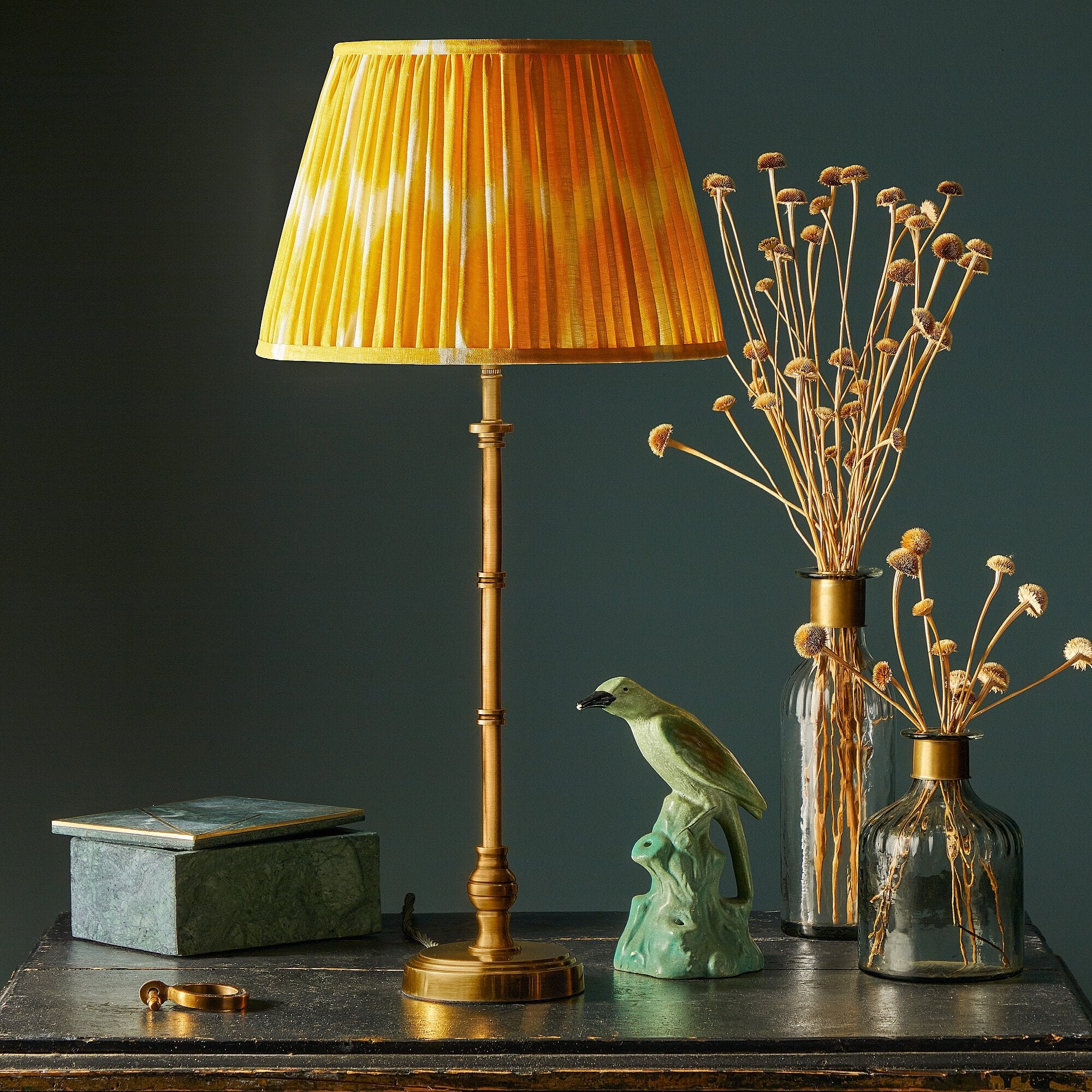 Chukka table lamp in antiqued brass - Image 9