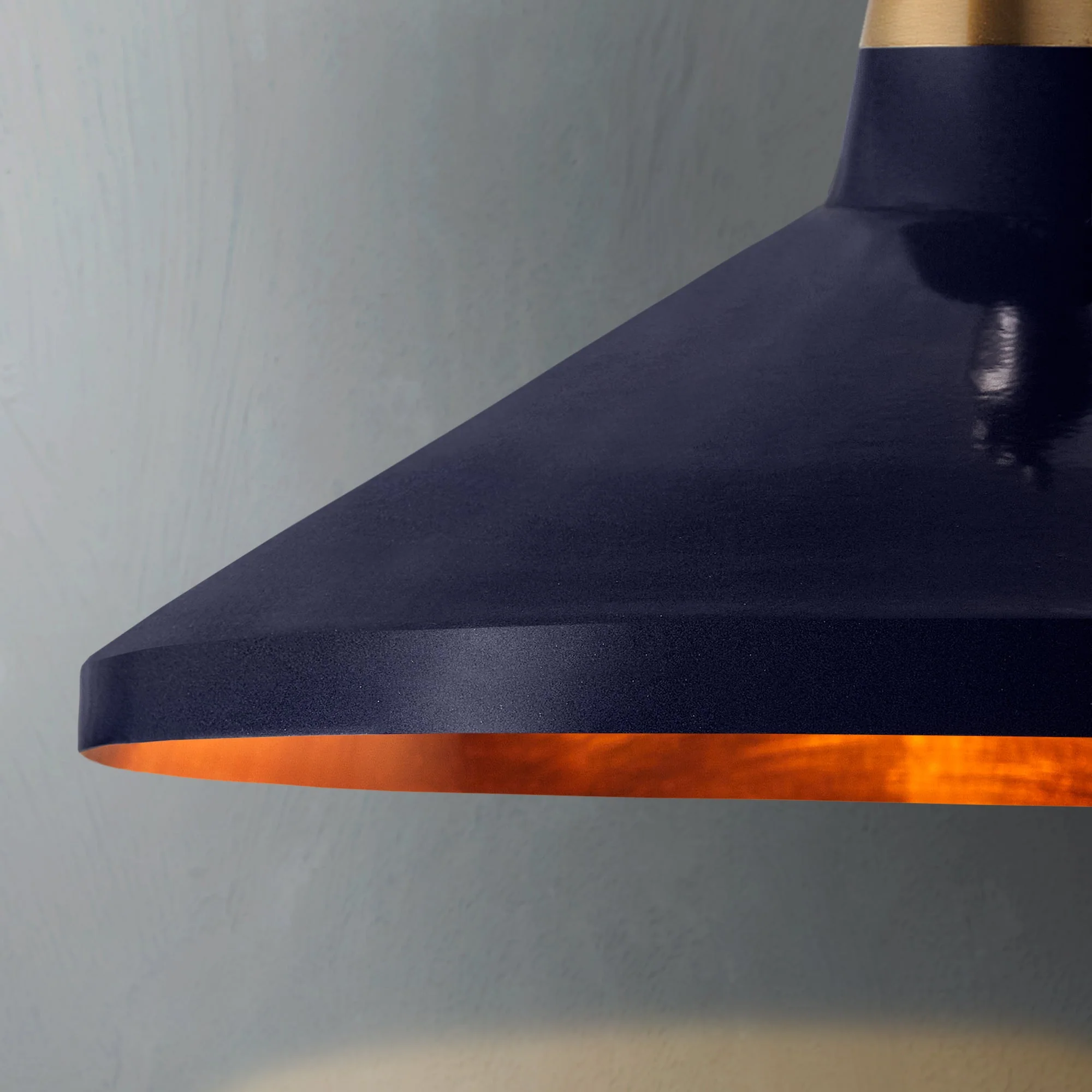Claude shade in black iris with copper interior - Image 4
