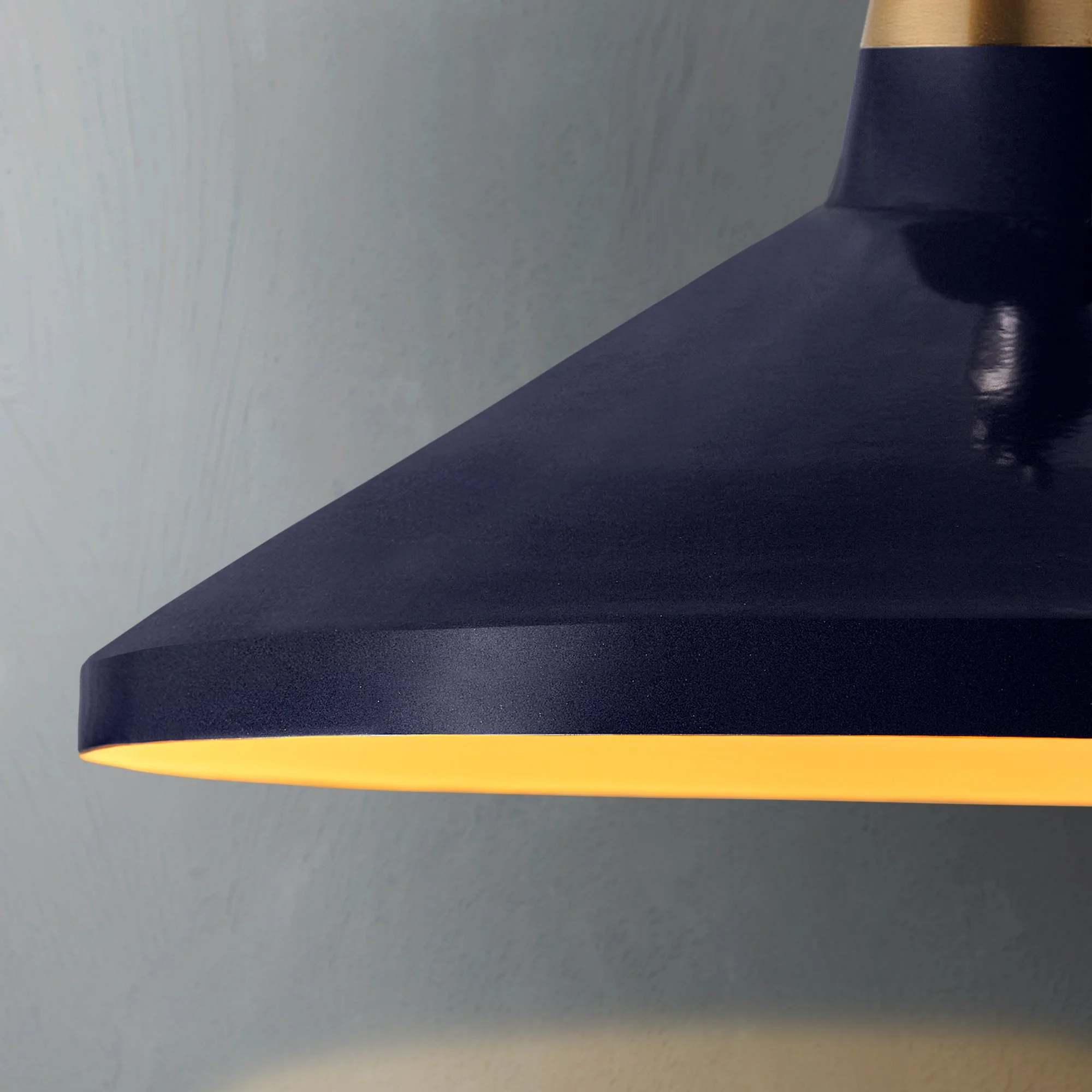 Claude shade in black iris with stone interior - Image 4