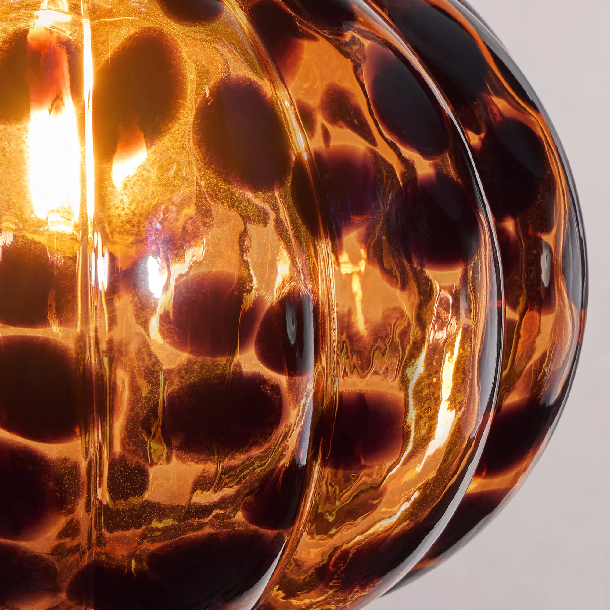 Cloud glass shade in tortoiseshell - Image 3