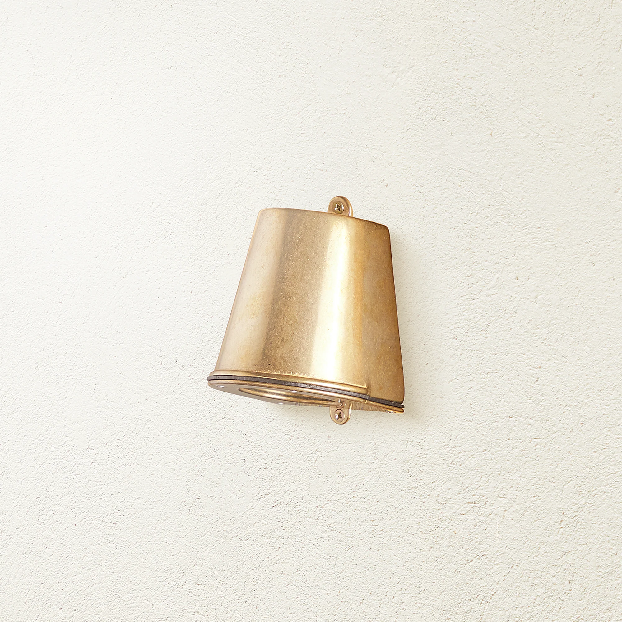 Cochrane ip54 mast light in natural unlacquered brass