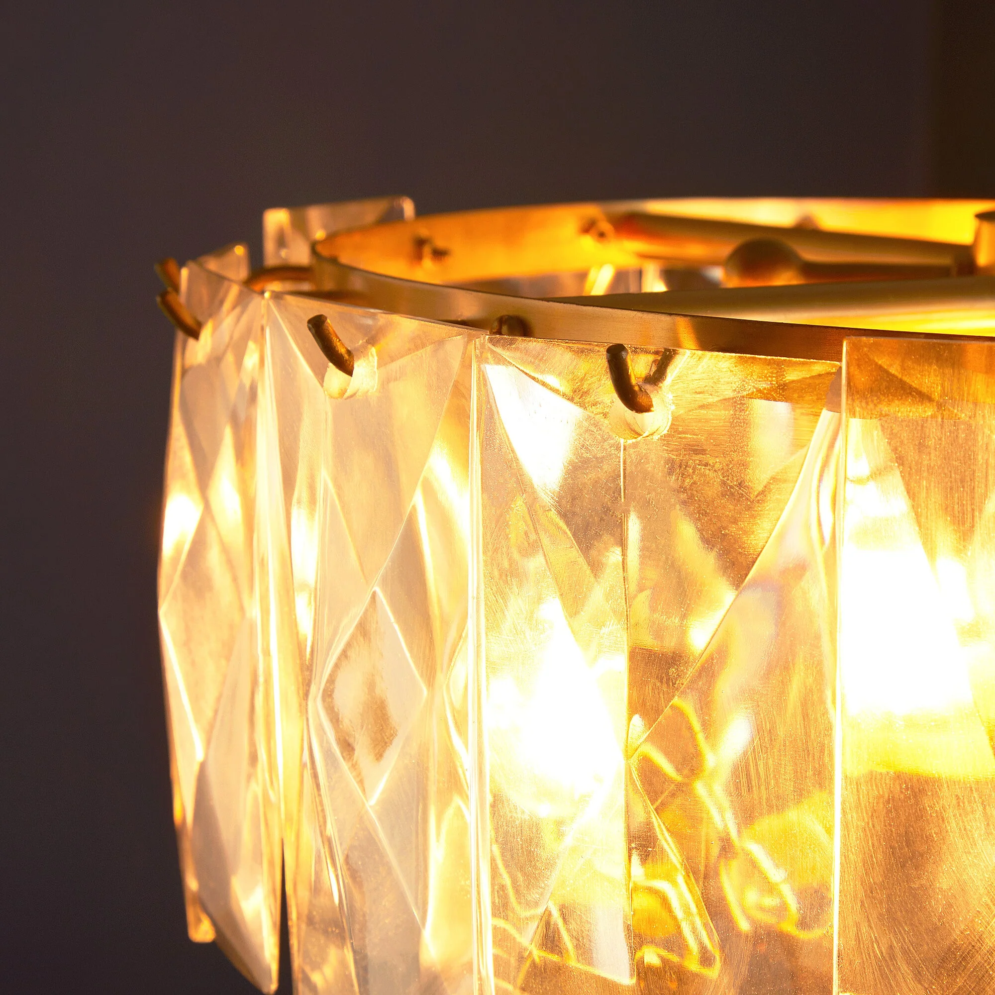 Three tier Conchita chandelier in prismatic glass and brass - Image 7