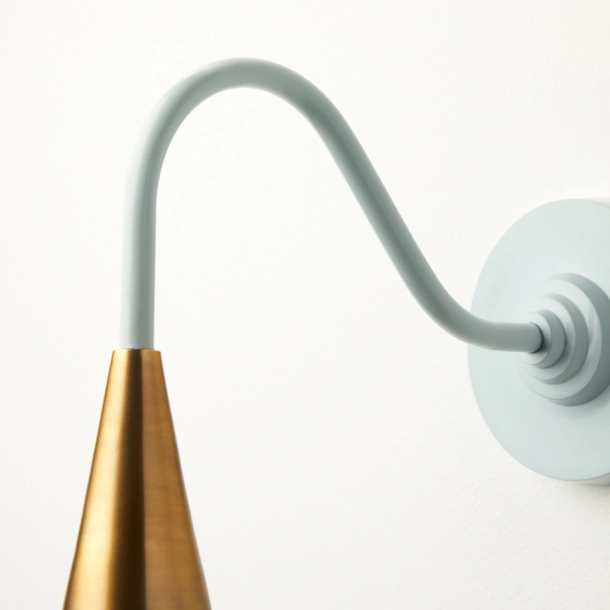 Cone wall fitting in chalk blue - Image 3