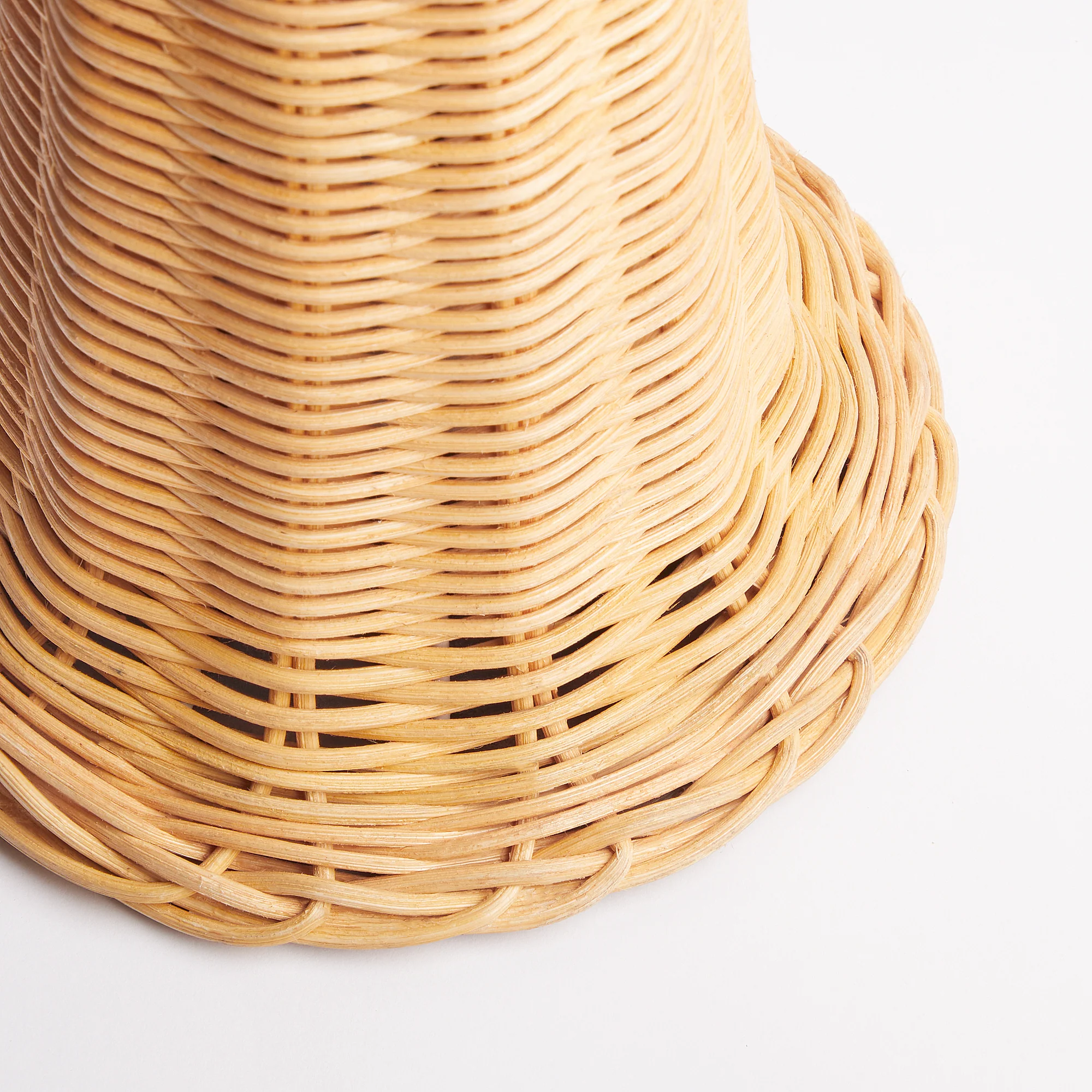 Cornet table lamp in rattan - Image 8