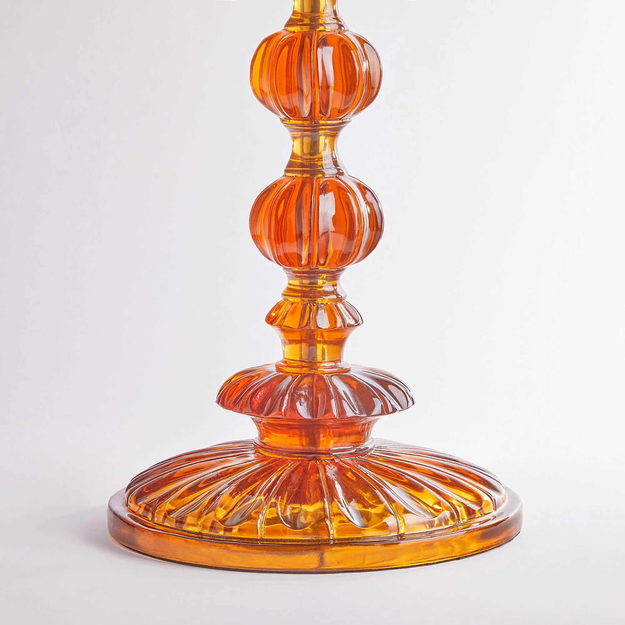 Coronet floor lamp in amber polished resin - Image 3