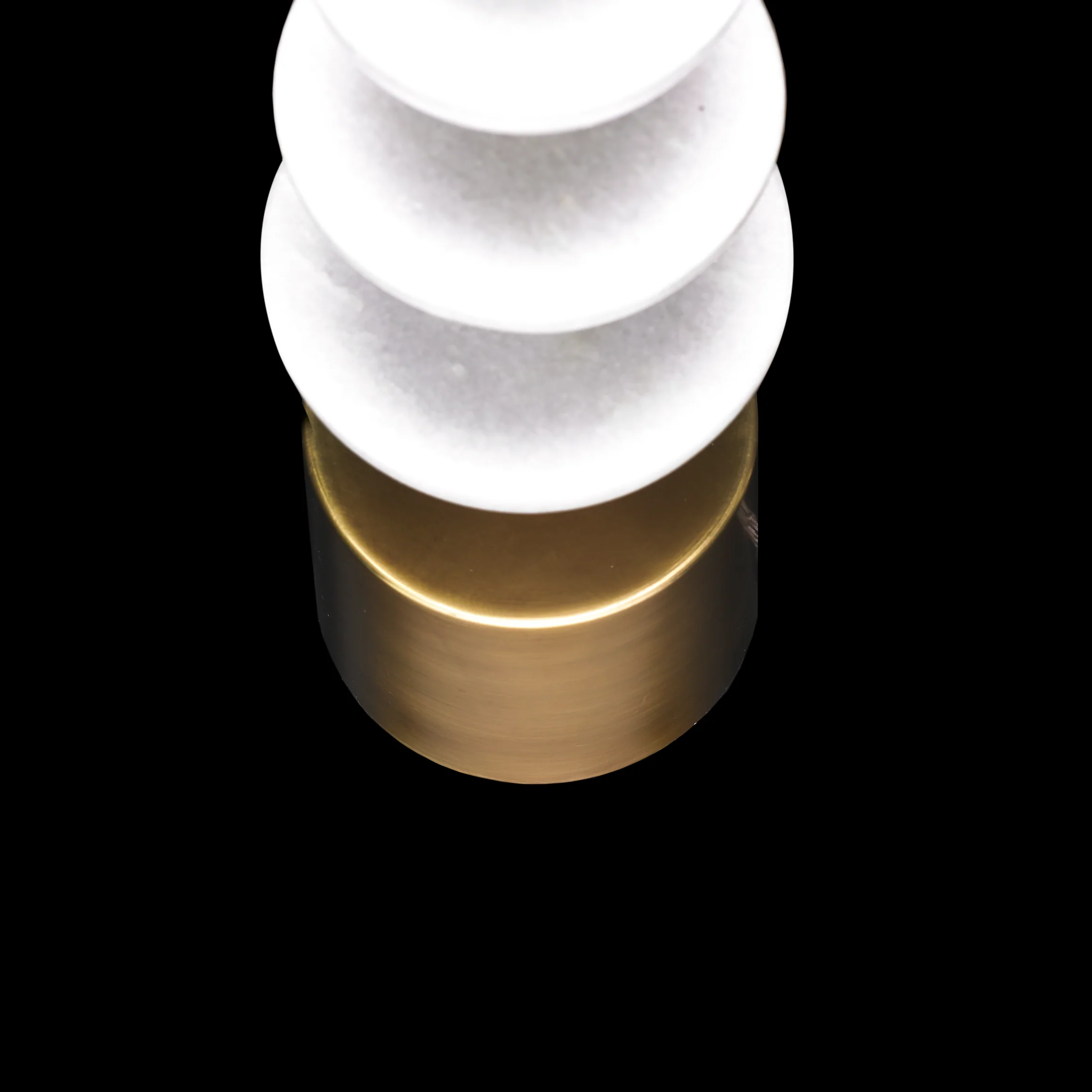 Crescent table lamp in white marble - Image 9