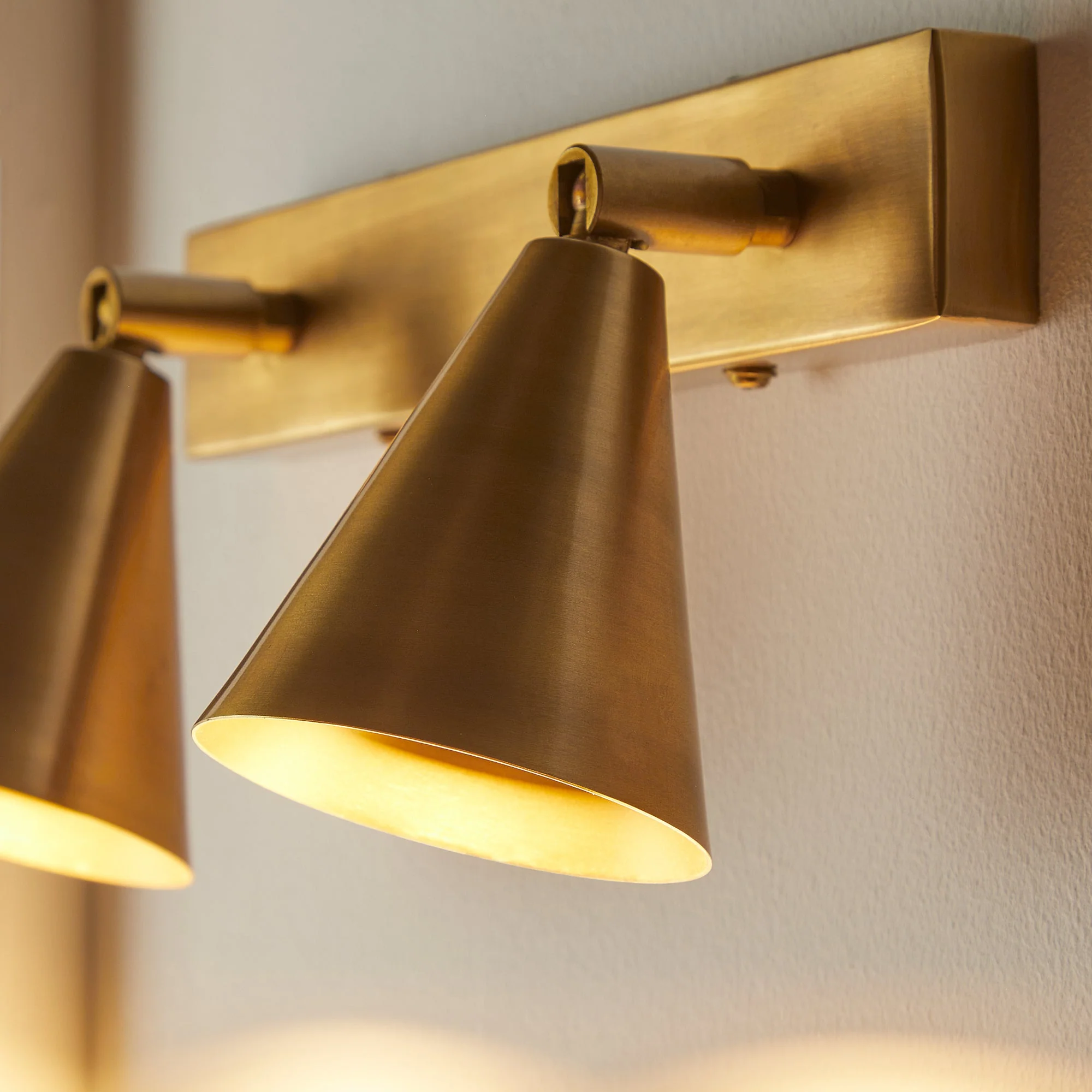 Crick double spotlight in antiqued brass - Image 4
