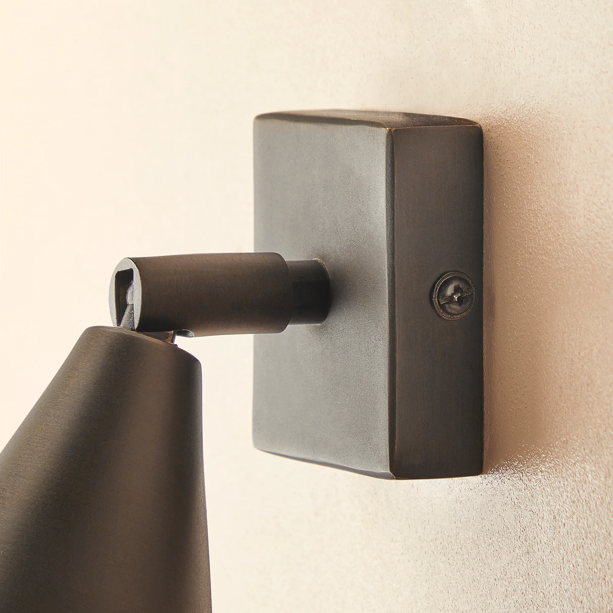 Crick single spotlight in bronze - Image 4