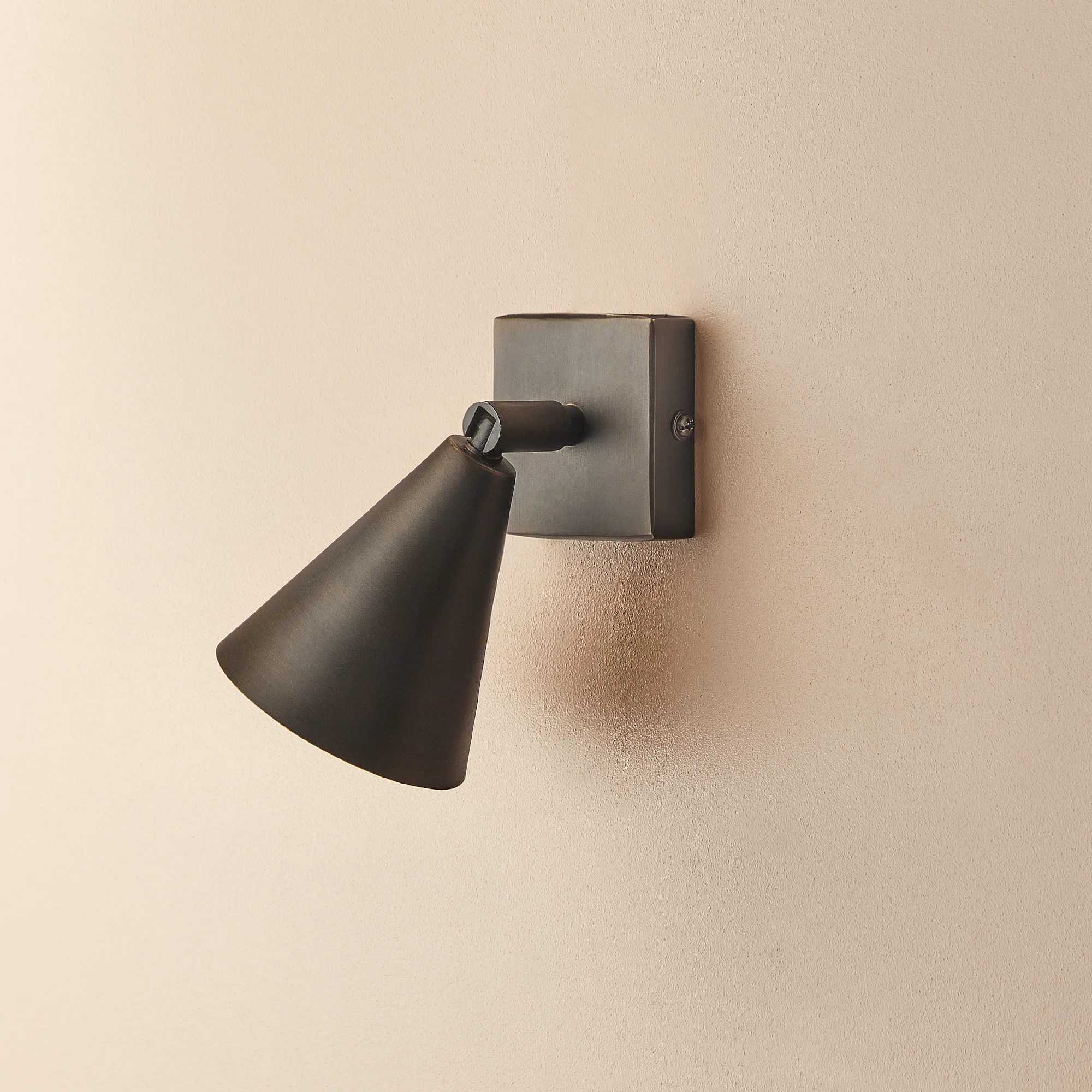 Crick single spotlight in bronze - Image 5
