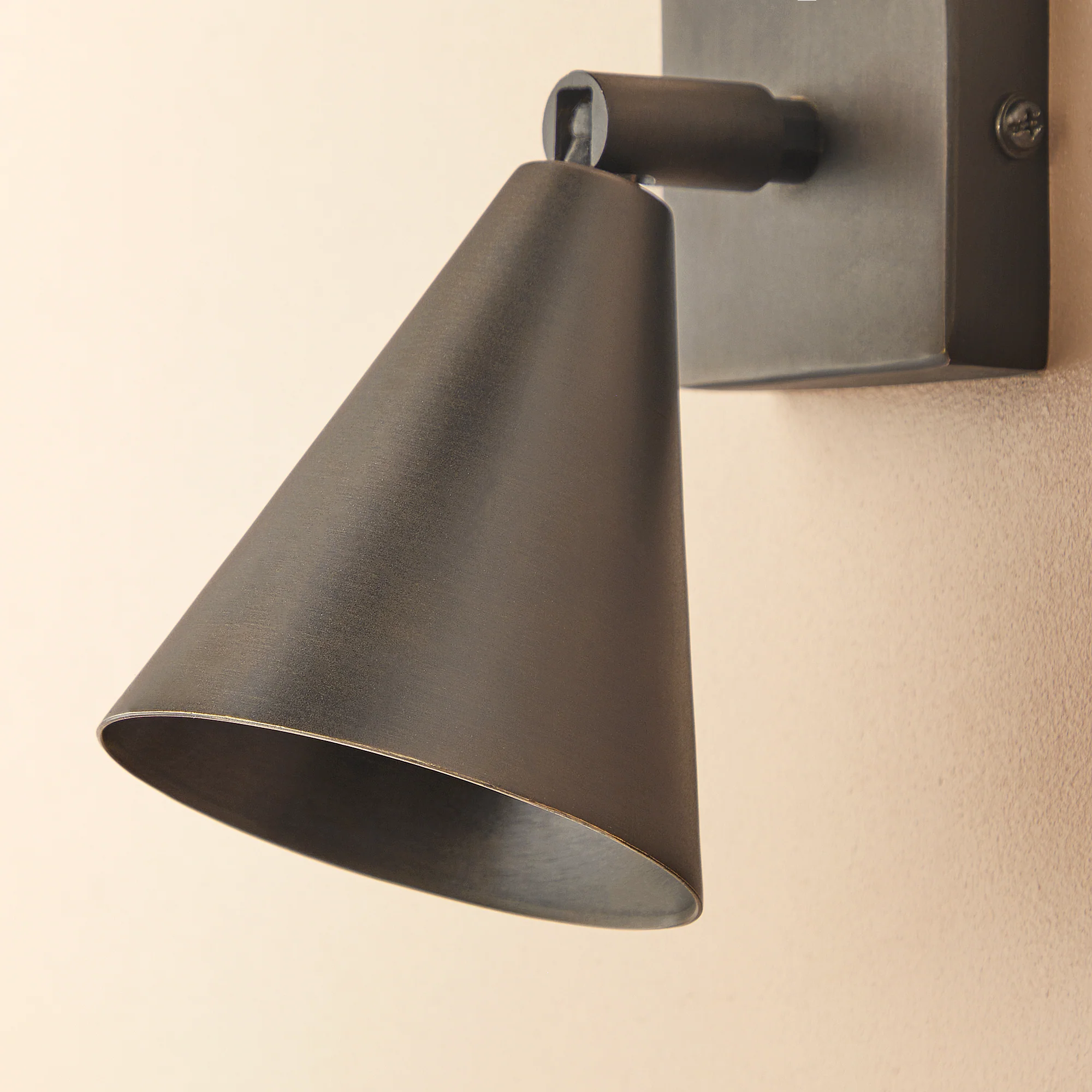 Crick single spotlight in bronze - Image 8
