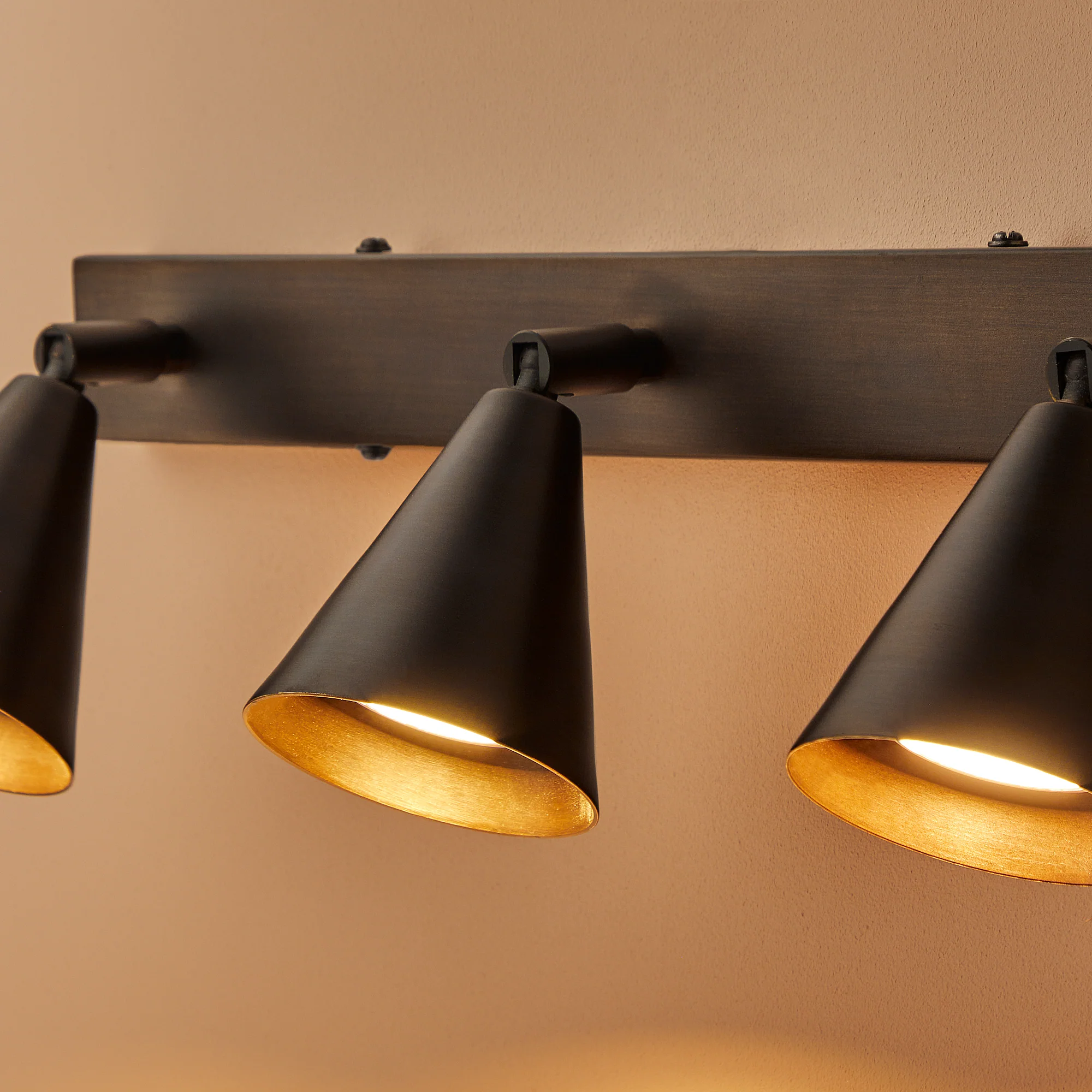 Crick triple spotlight in bronze - Image 11