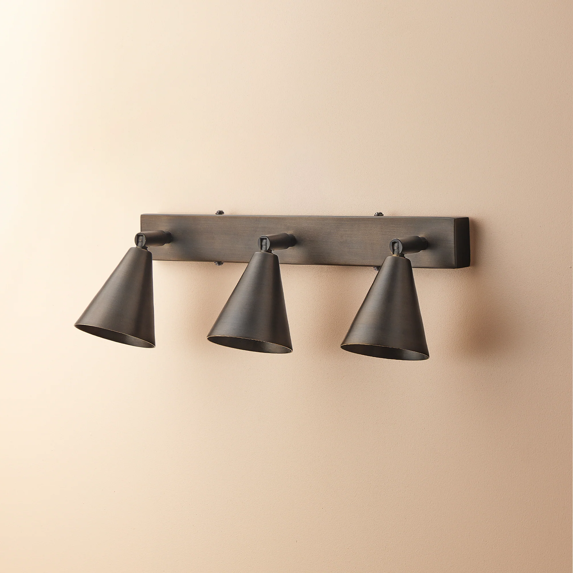 Crick triple spotlight in bronze - Image 3