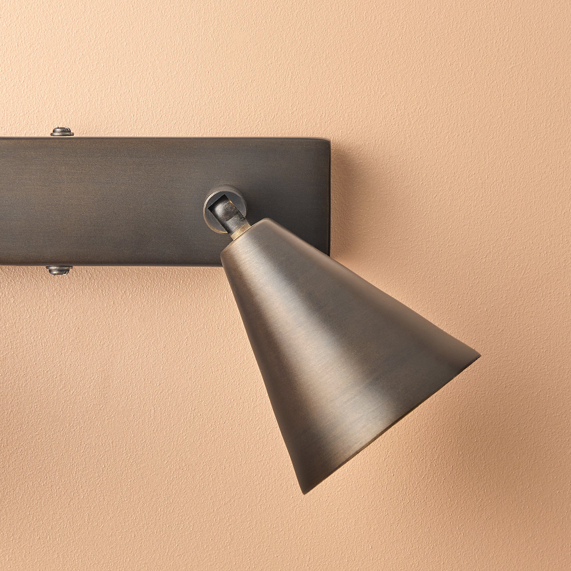Crick triple spotlight in bronze - Image 5