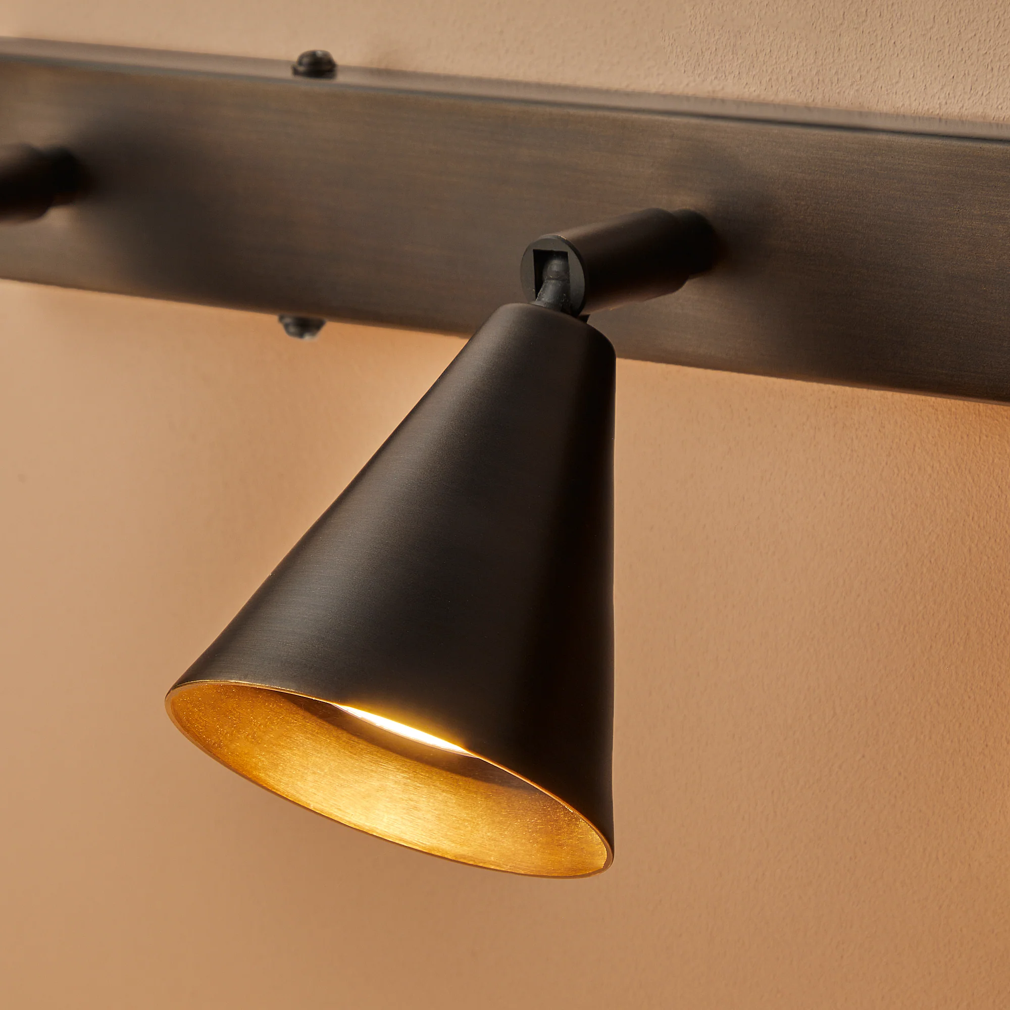 Crick triple spotlight in bronze - Image 7