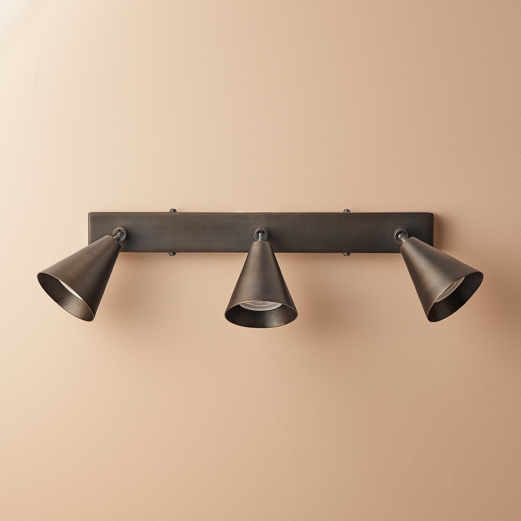 Crick triple spotlight in bronze - Image 8