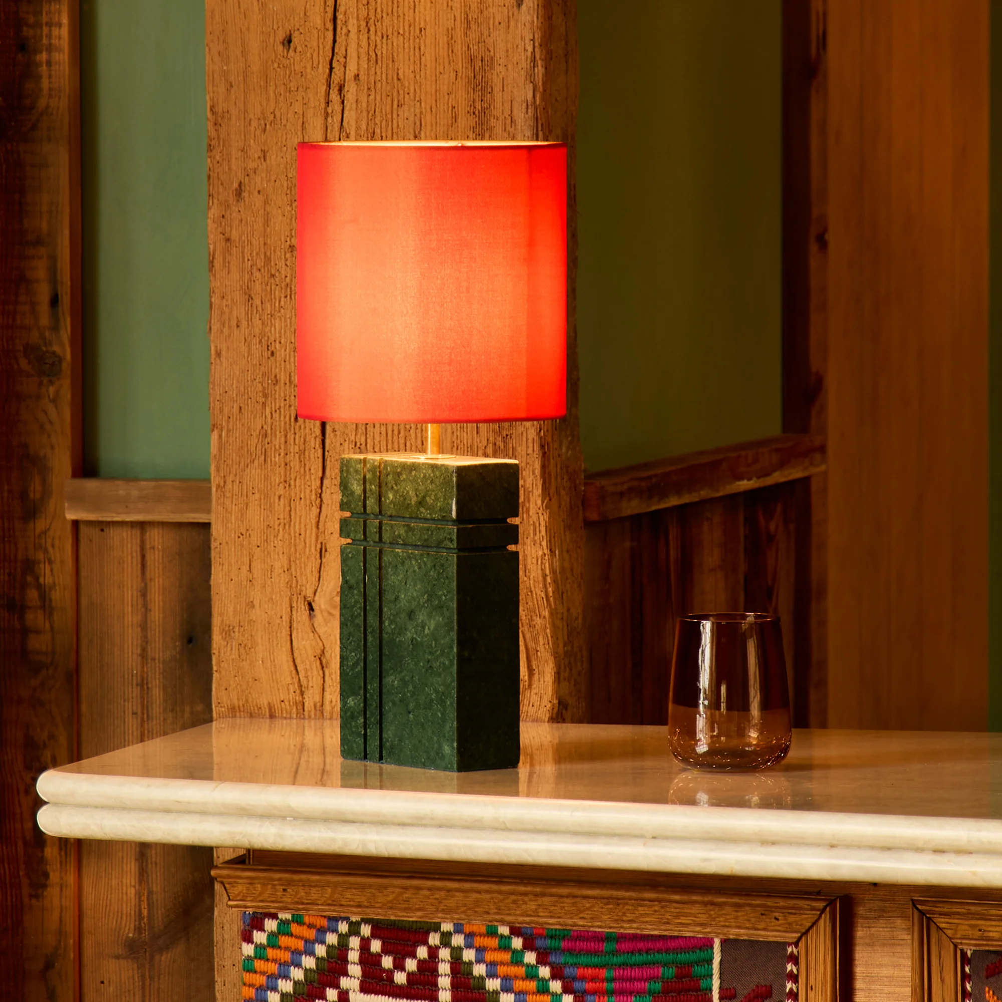 Criss Cross rechargeable table lamp in green marble - Image 2