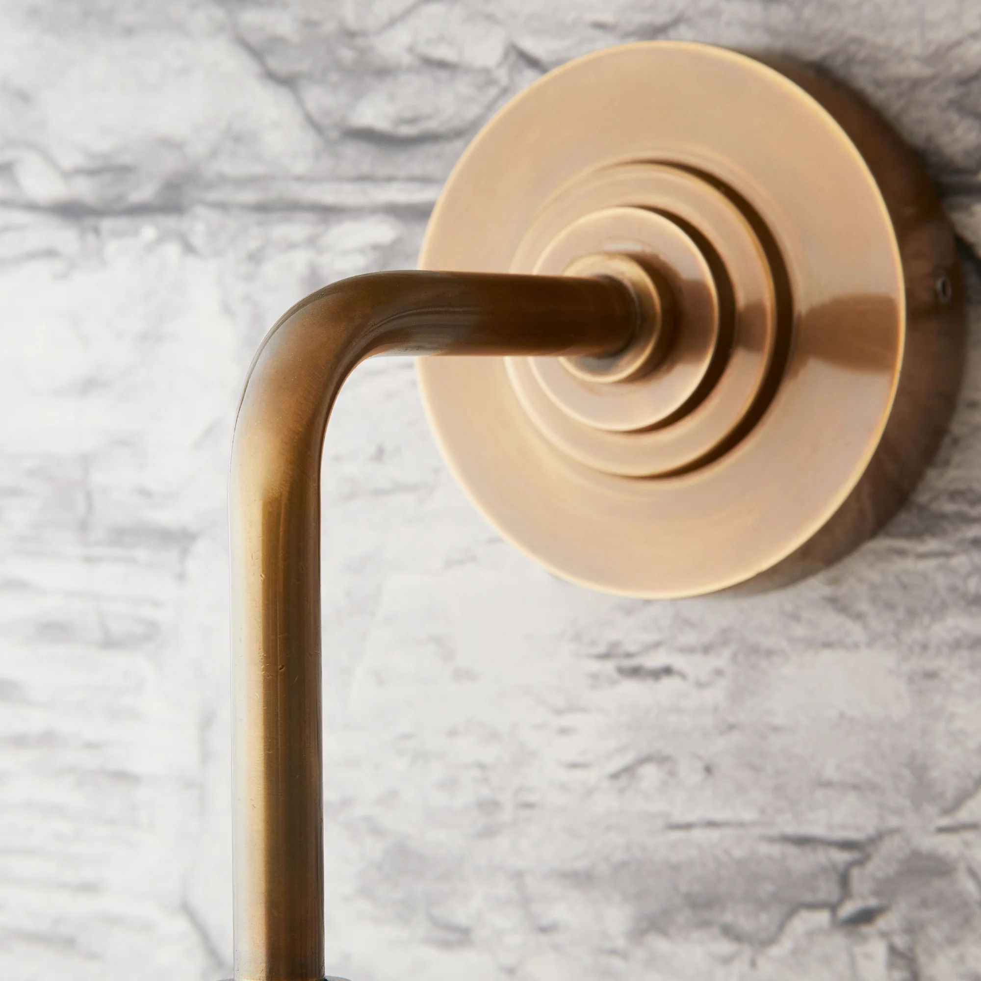 Curlew IP44 wall light in antique brass - Image 10