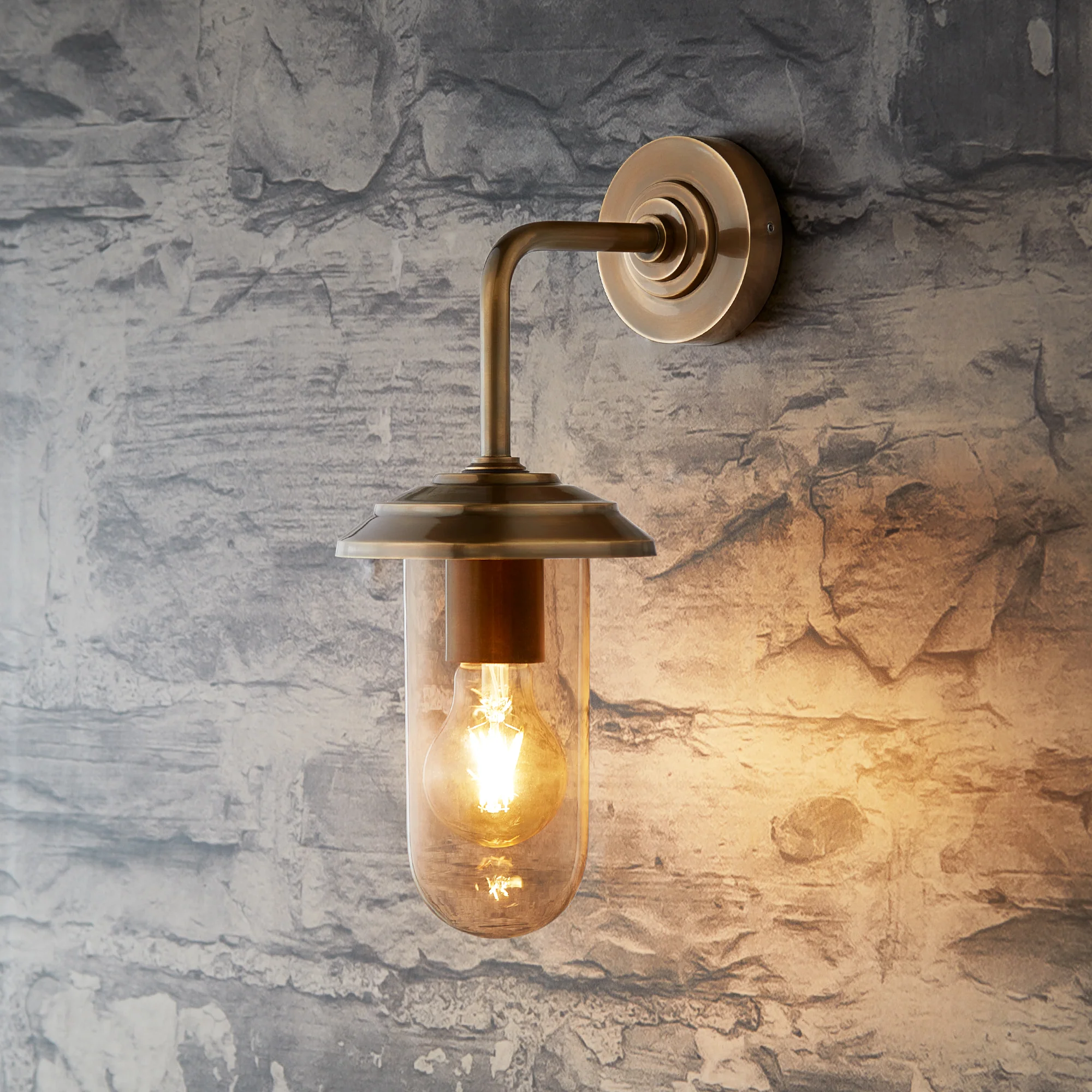 Curlew IP44 wall light in antique brass - Image 5