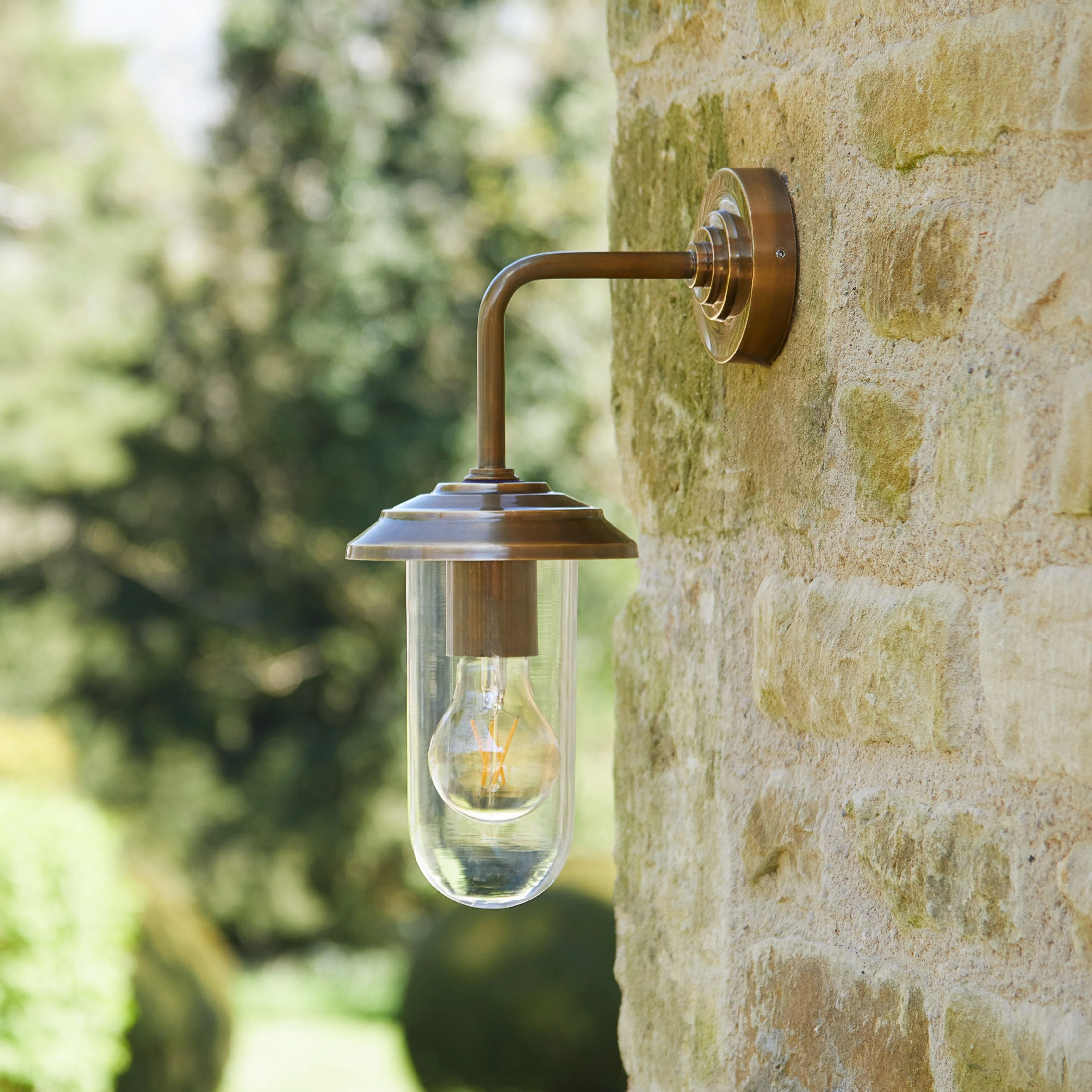 Curlew IP44 wall light in antique brass - Image 8