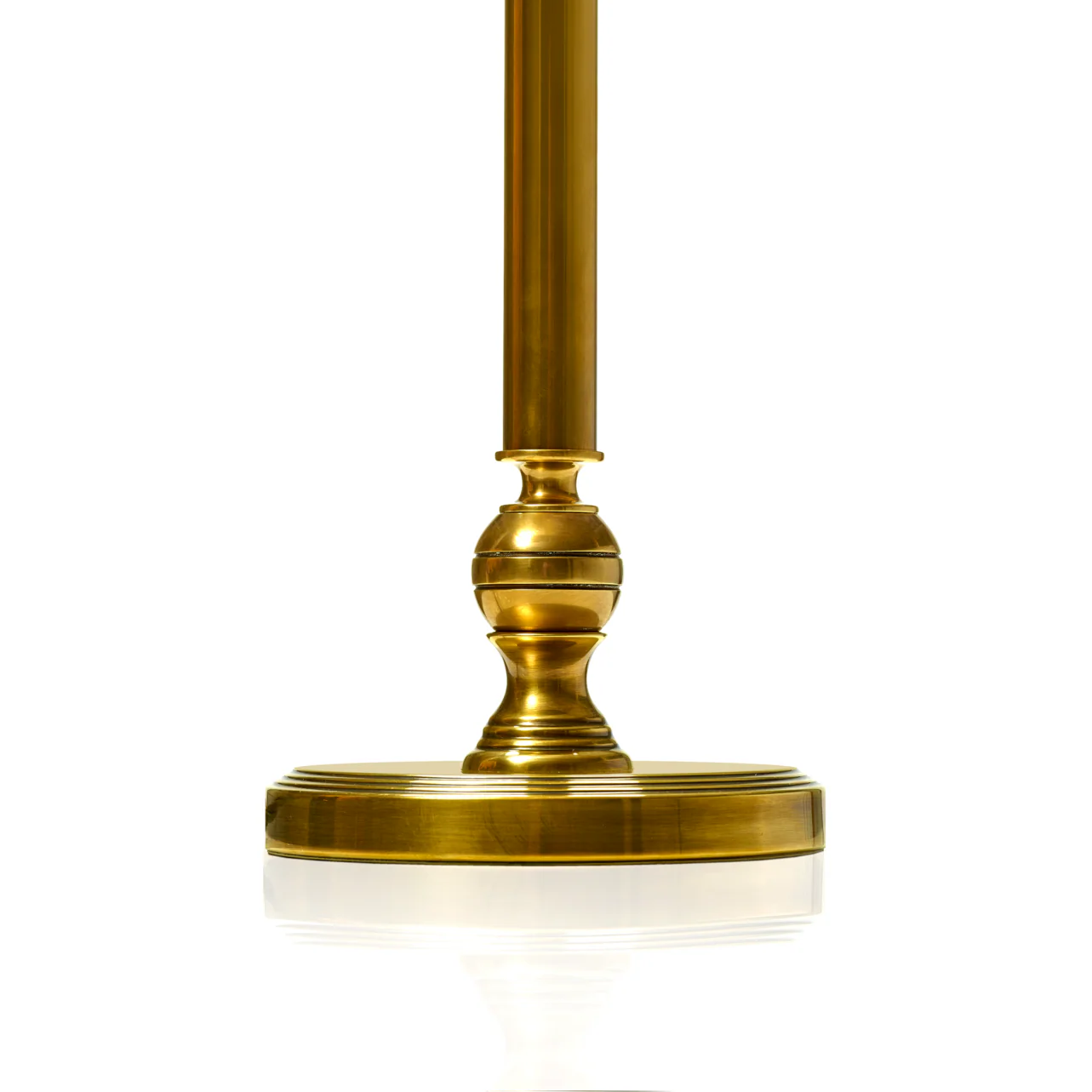 Cuthbert table lamp in brass - Image 2