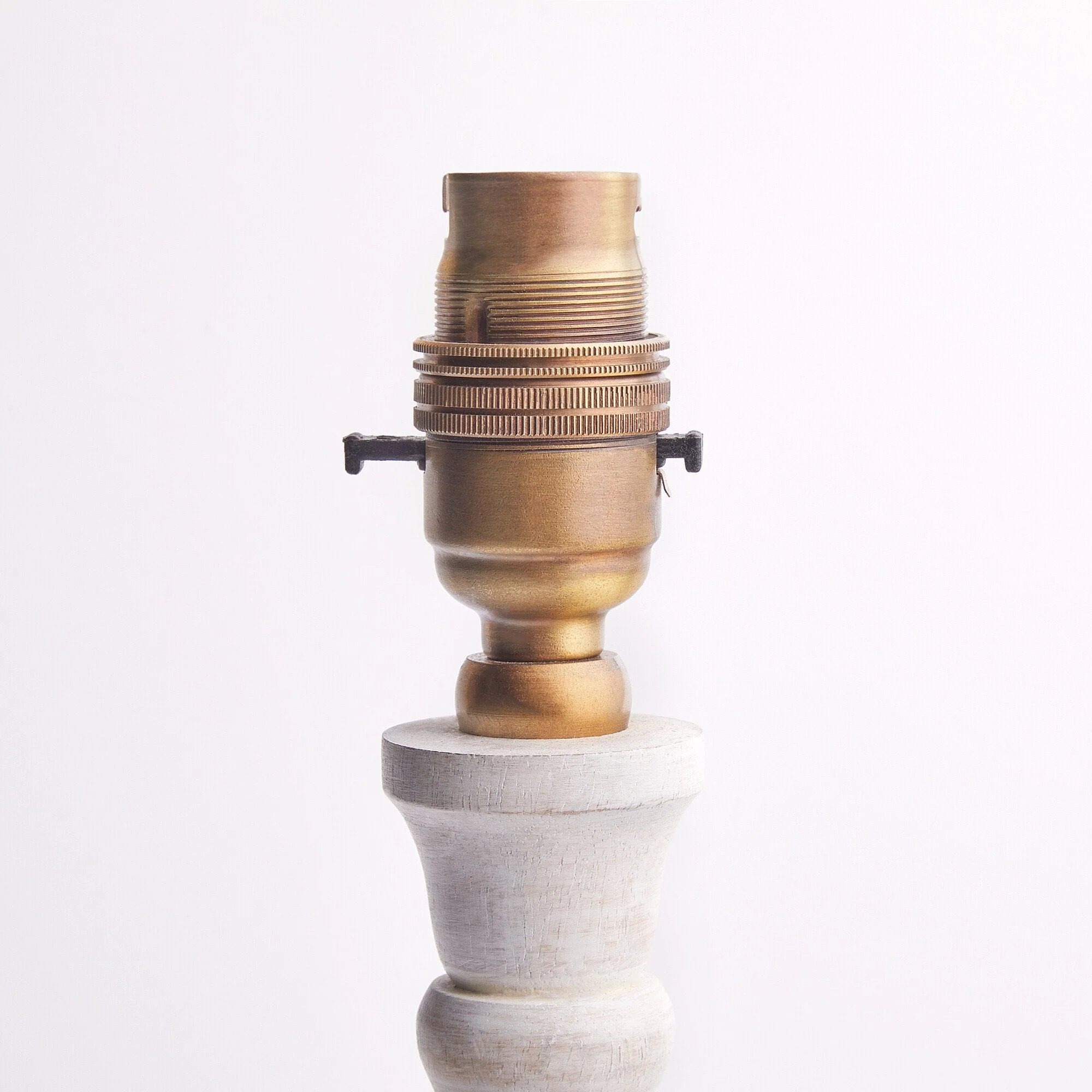 Daisy table lamp in natural whitewash - Image 11