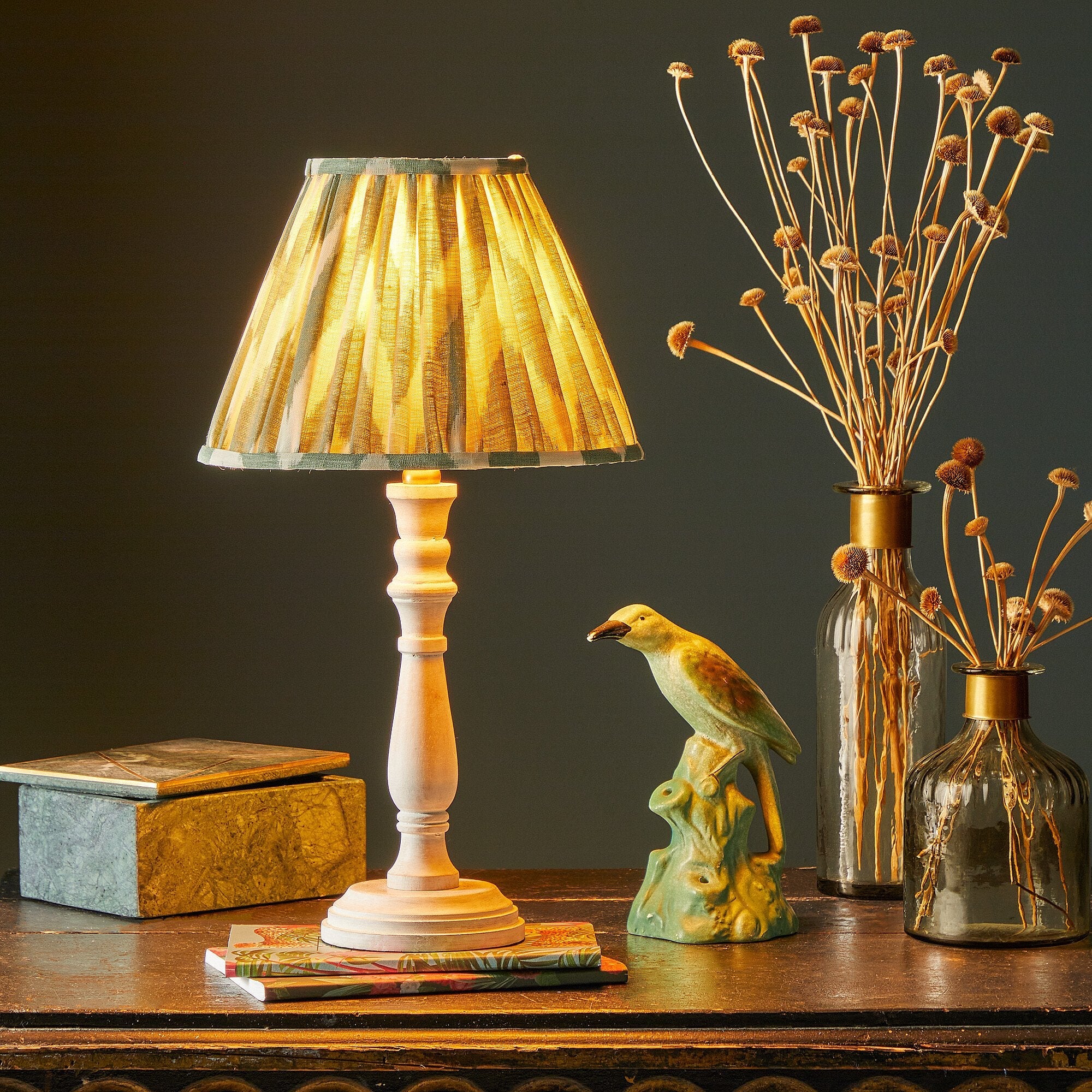 Daisy table lamp in natural whitewash - Image 4