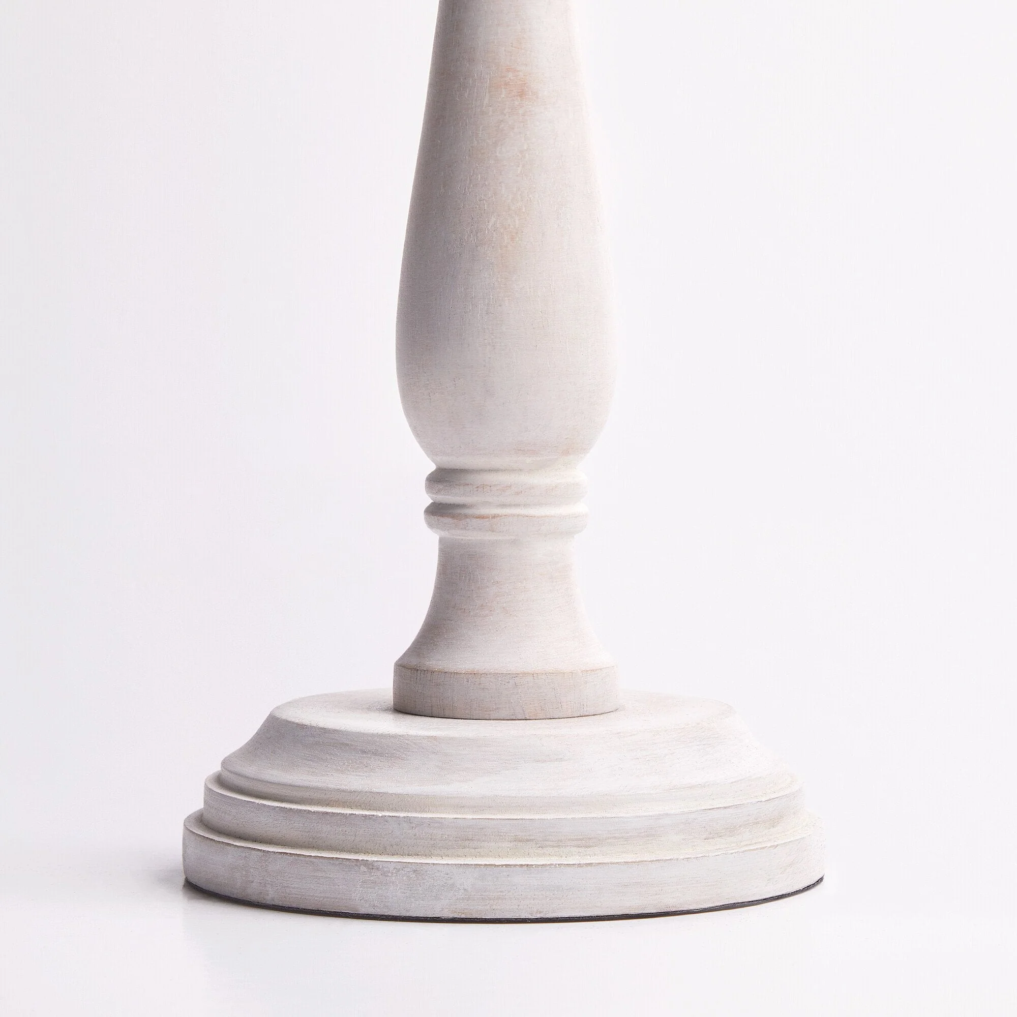 Daisy table lamp in natural whitewash - Image 5