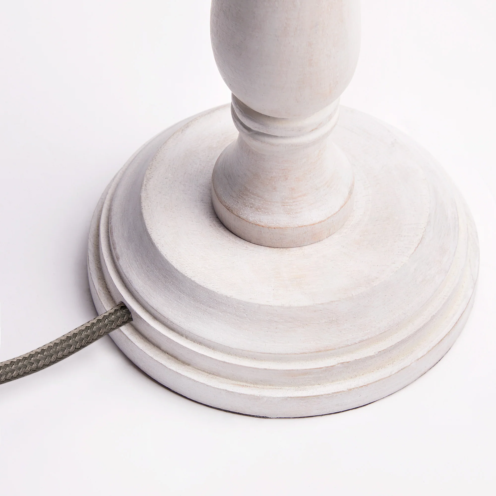 Daisy table lamp in natural whitewash - Image 6