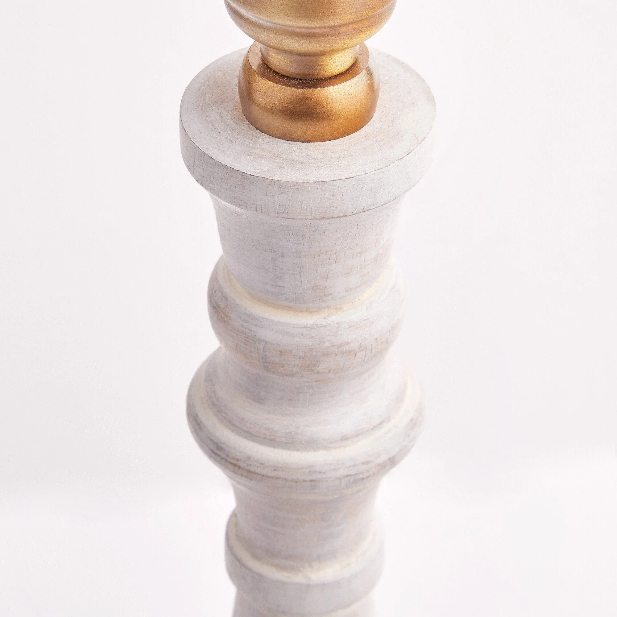 Daisy table lamp in natural whitewash - Image 8
