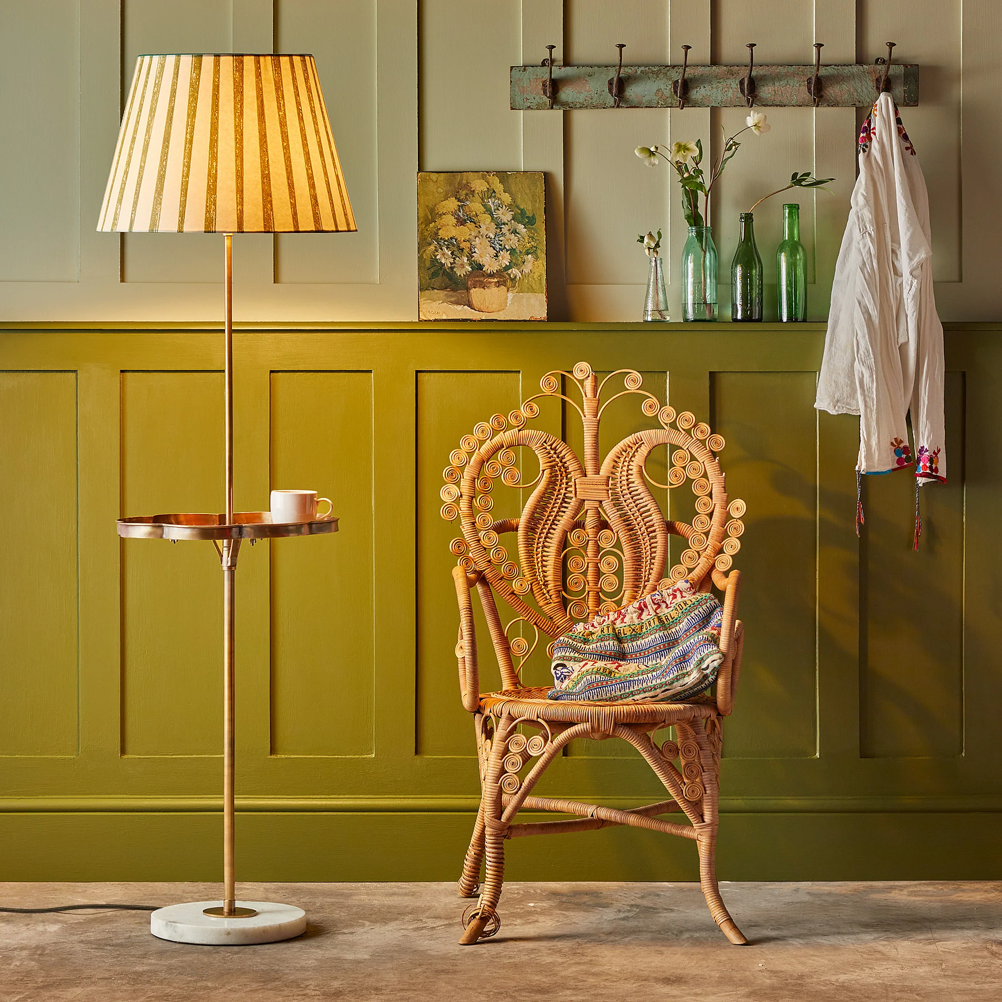 Darcy standing lamp with brass tray - Image 13