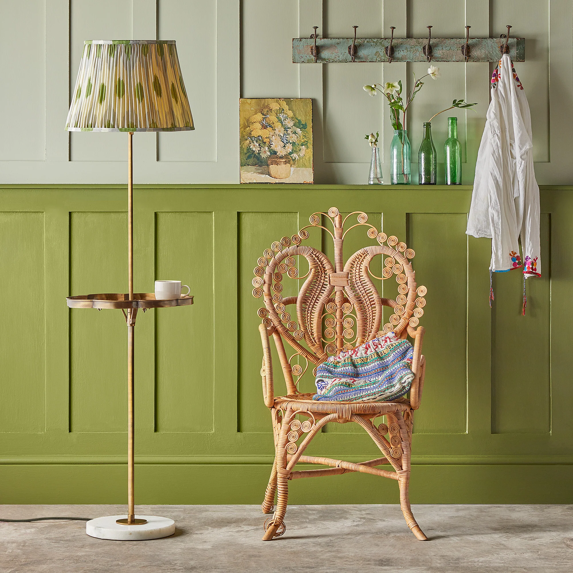 Darcy standing lamp with brass tray - Image 7