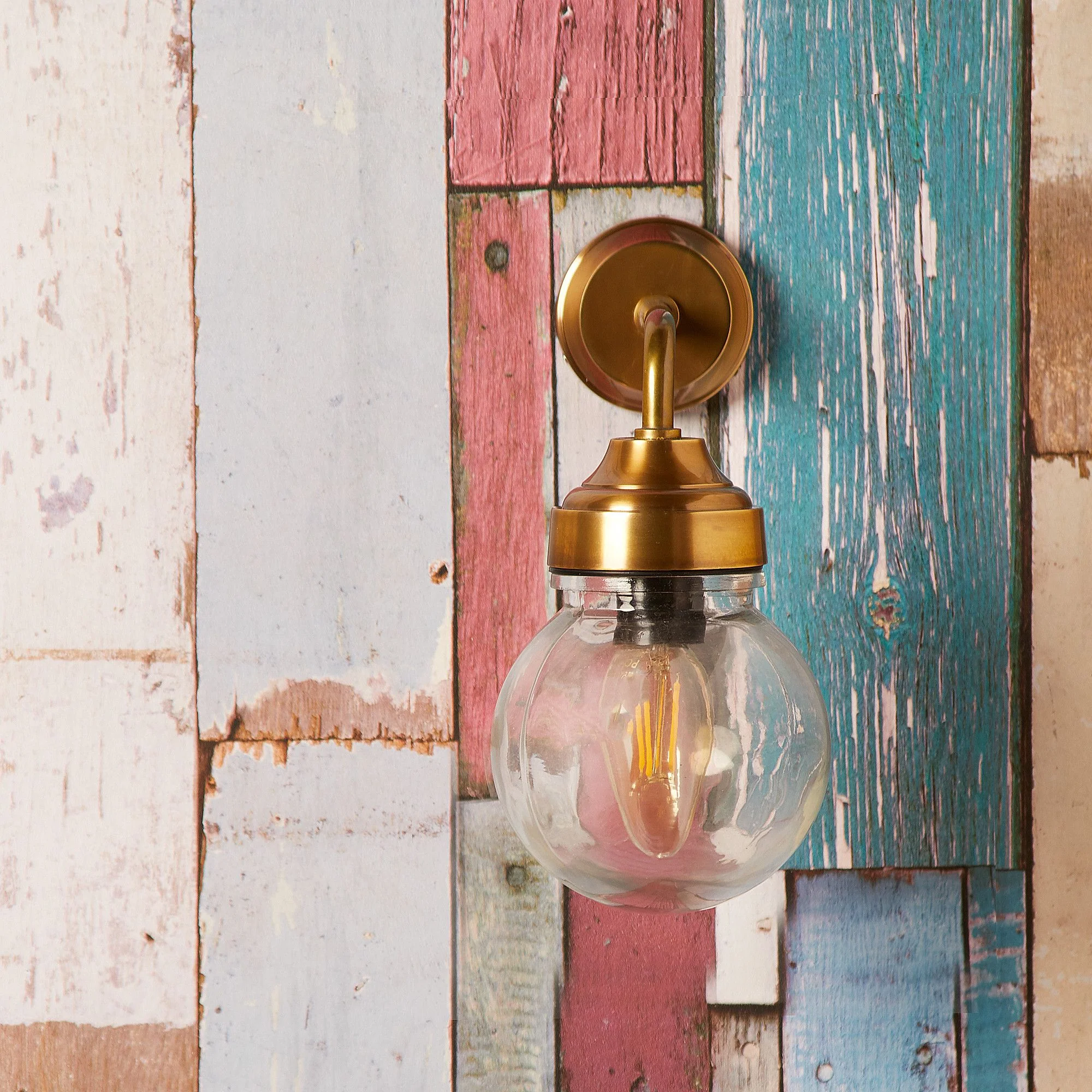 Davide IP44 wall light in antiqued brass and glass - Image 7