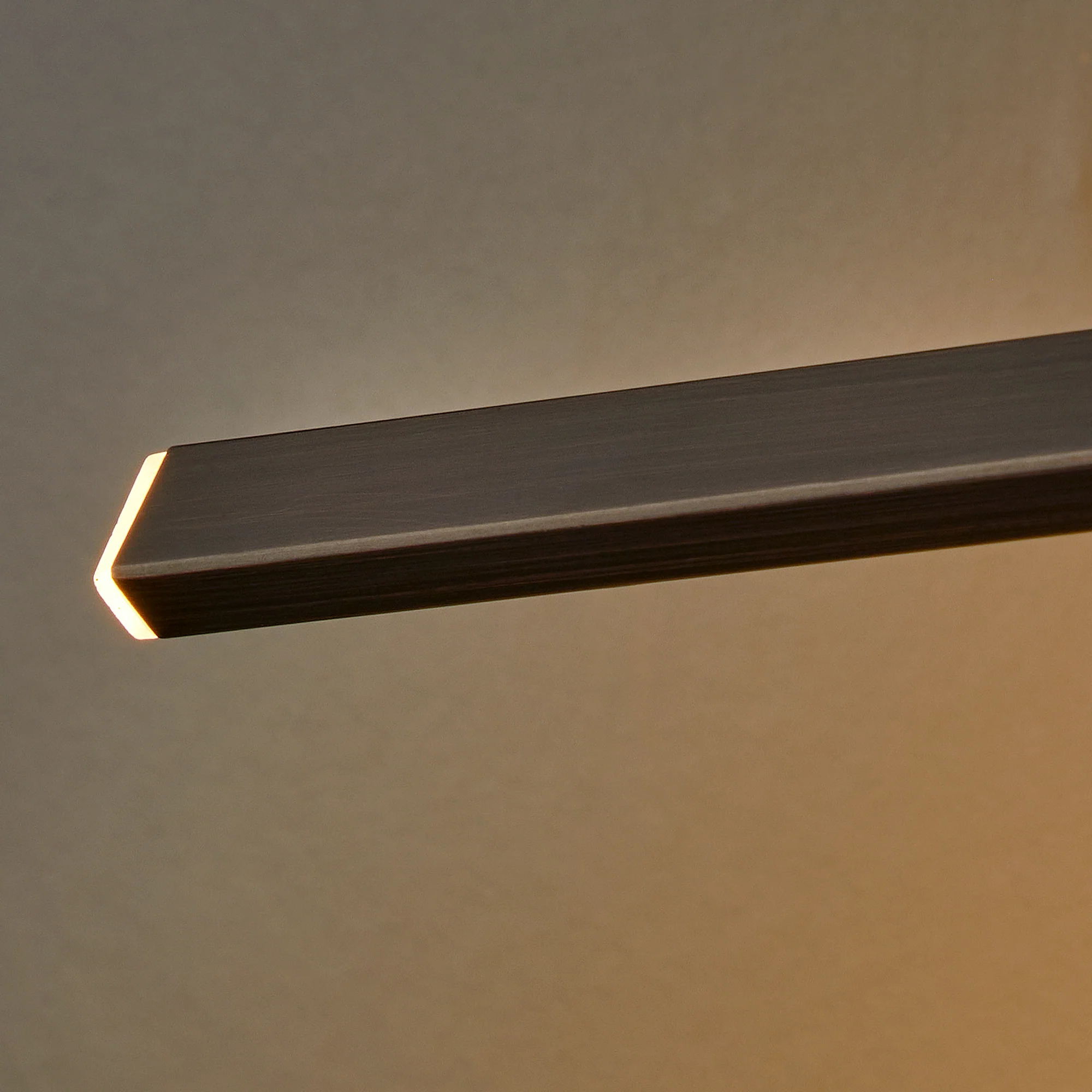 Dimmable larger Blake picture light in bronze - Image 12