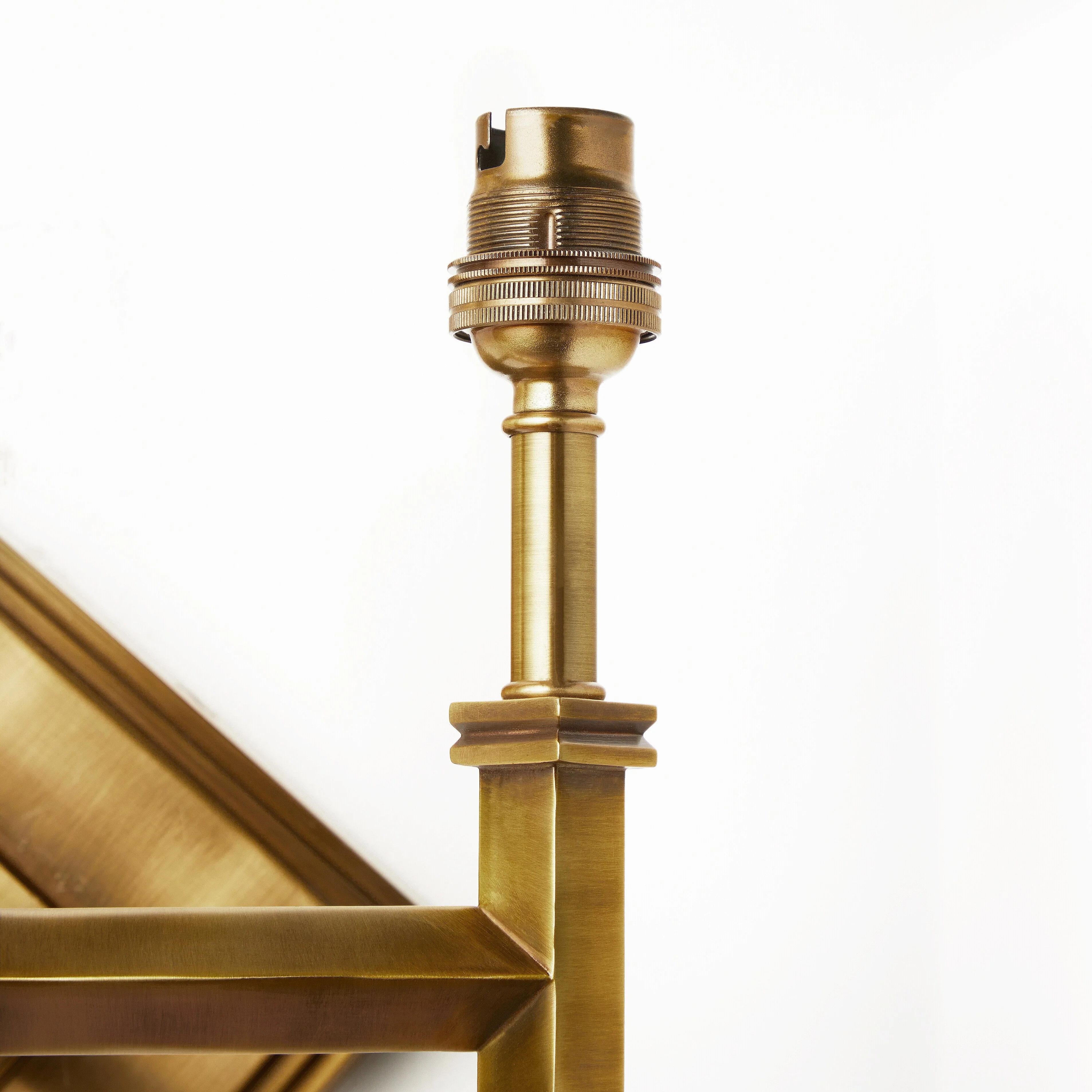 Double Astor wall fitting in antiqued brass - Image 4