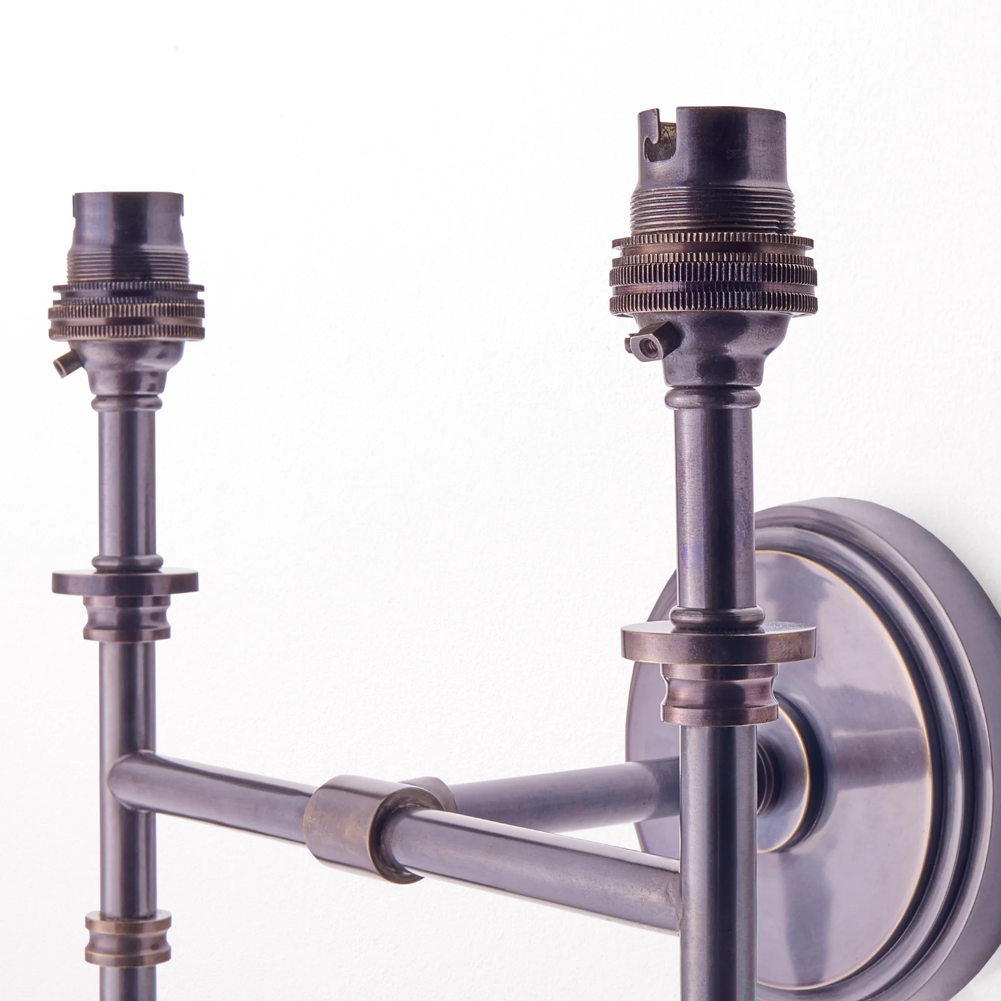 Double Chukka Wall fitting in bronze - Image 5