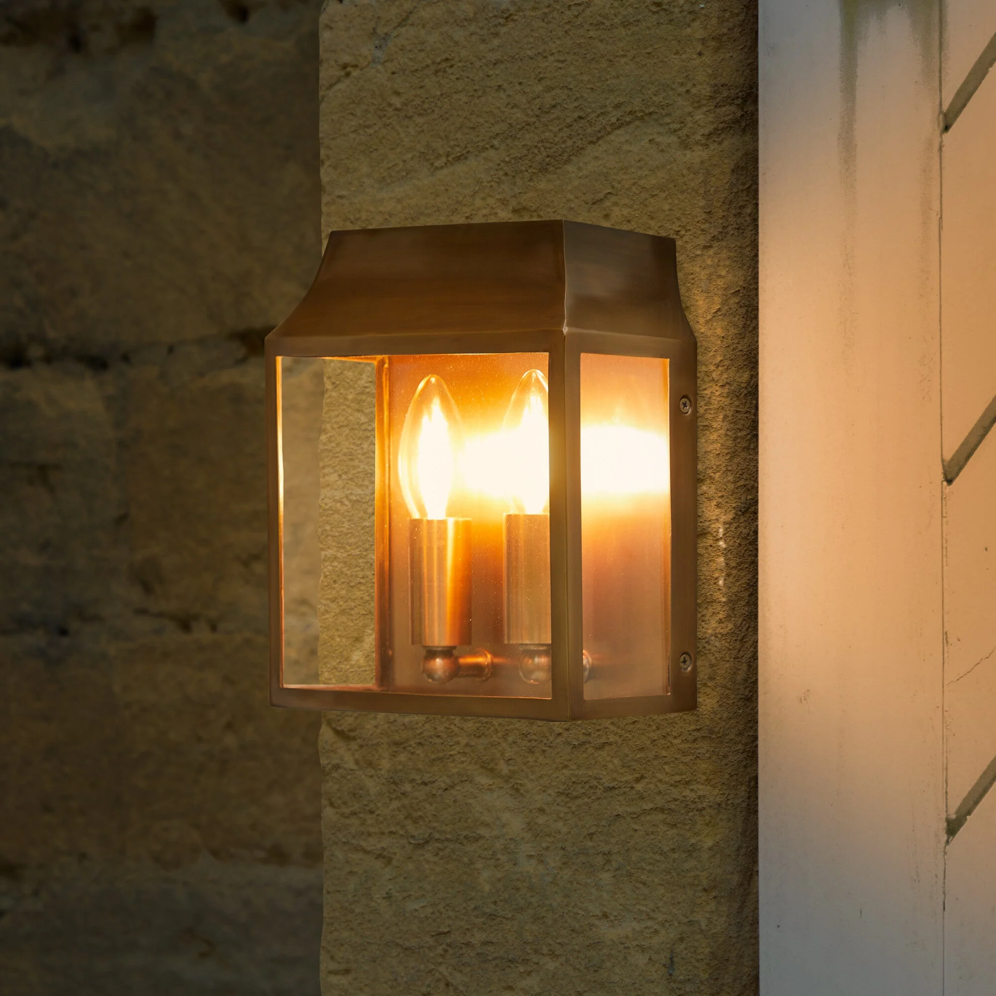 Double Crail IP44 exterior wall light in antique brass - Image 3