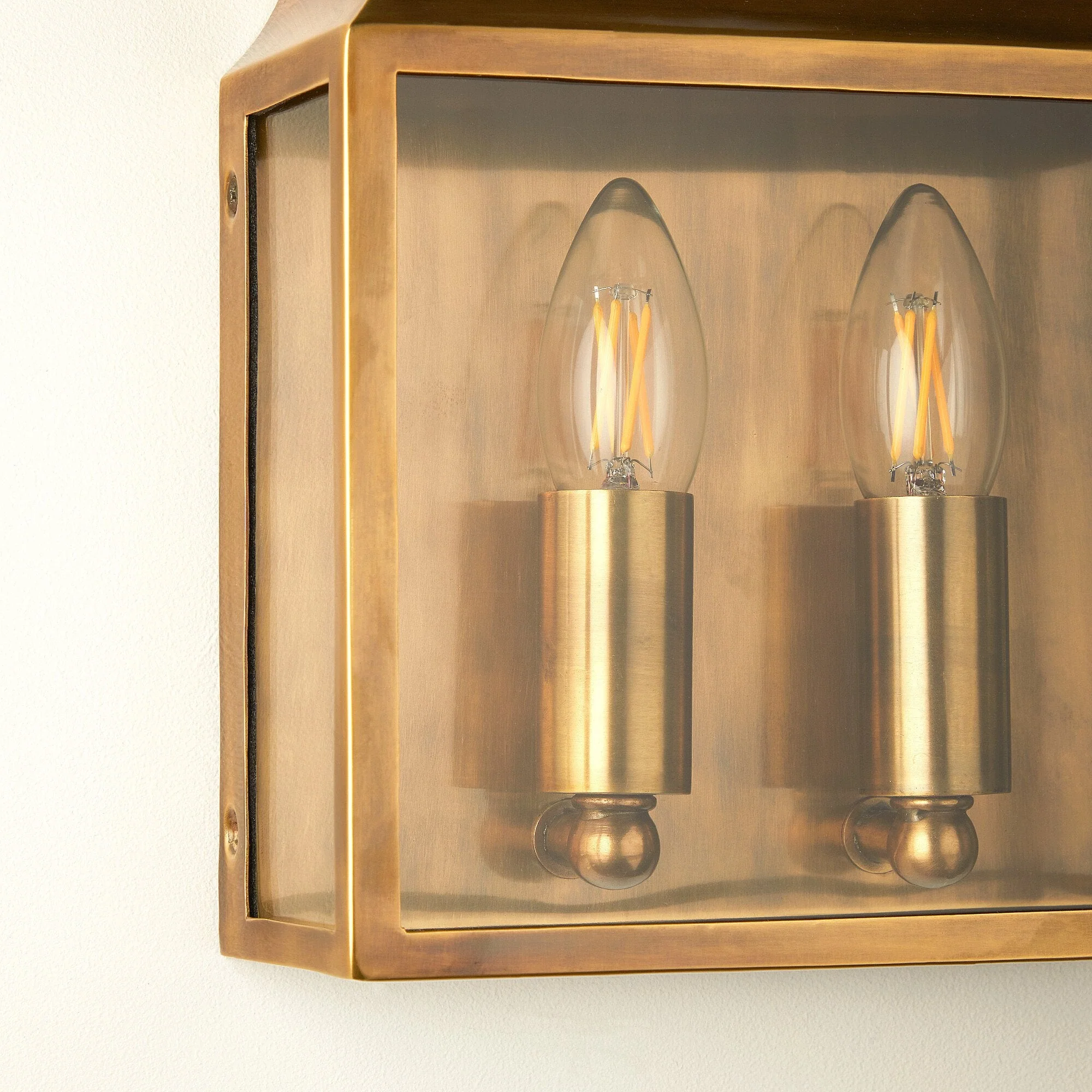 Double Crail IP44 exterior wall light in antique brass - Image 4