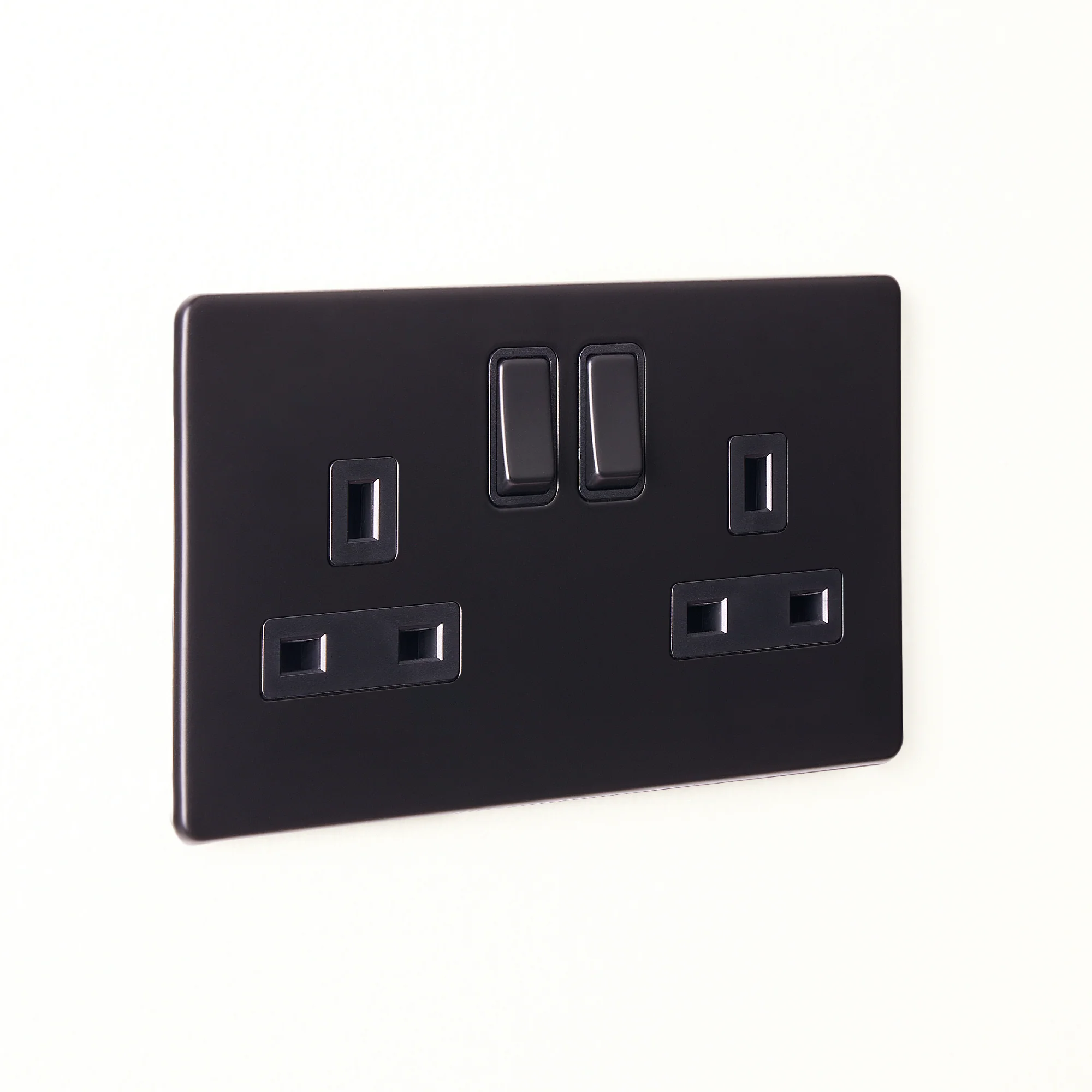 Double Florence plug socket in black - Image 3
