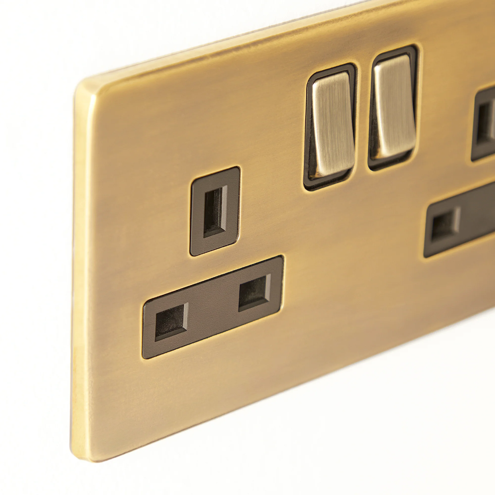 Double Florence plug socket in brass - Image 4