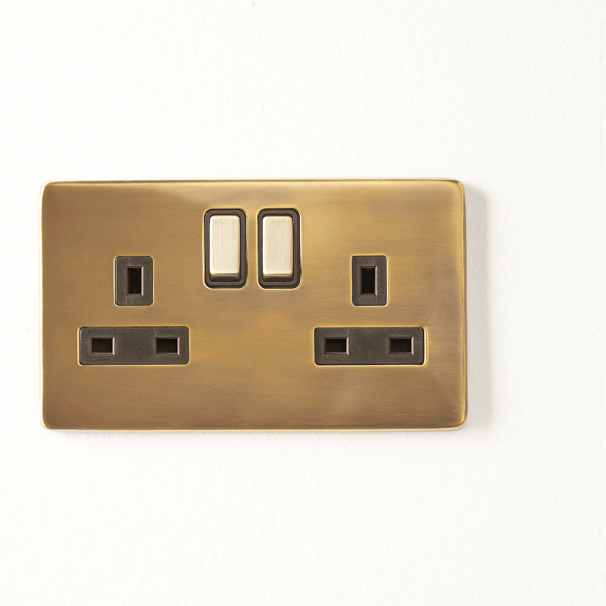 Double Florence plug socket in brass - Image 5