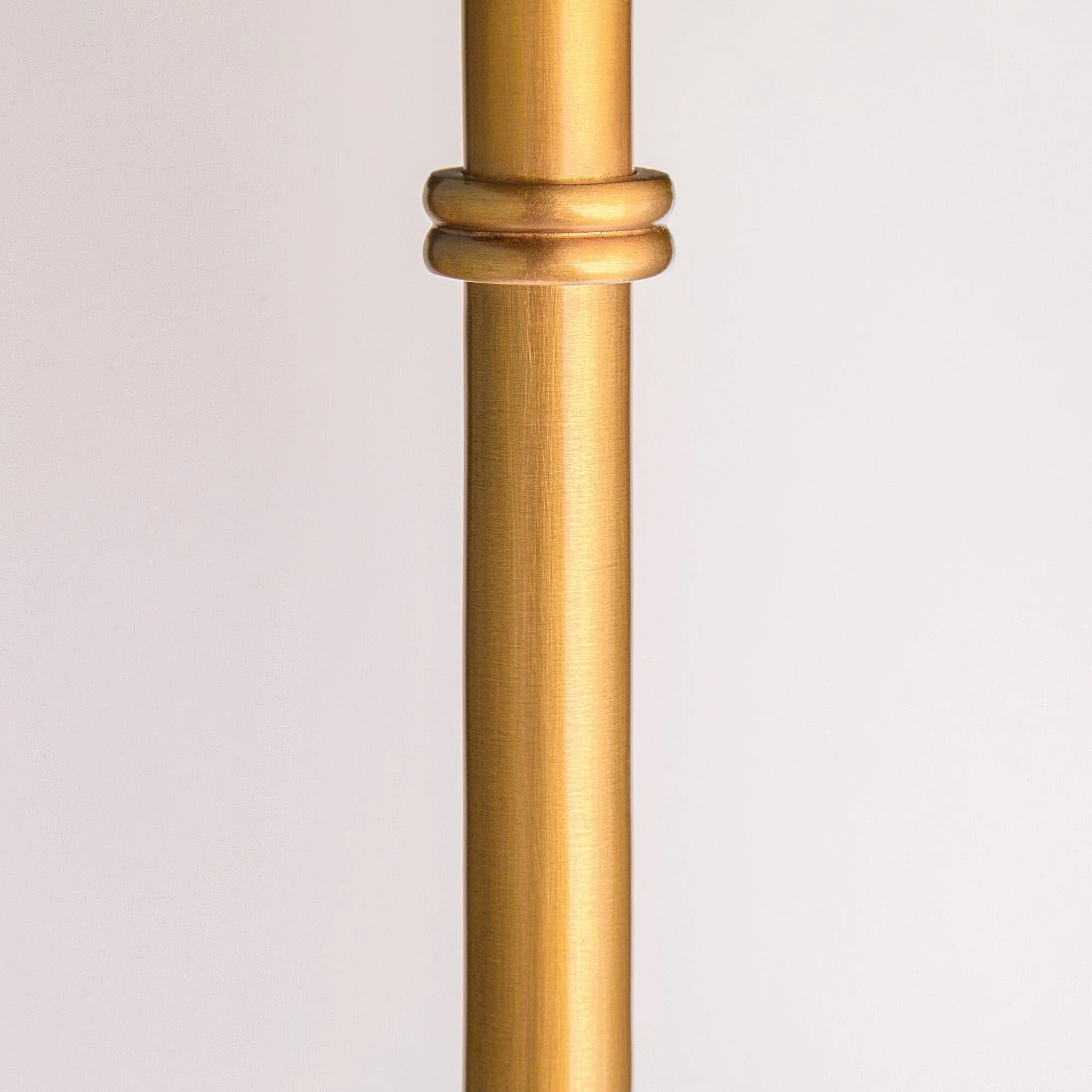 Double Swing standing lamp in antique brass - Image 5