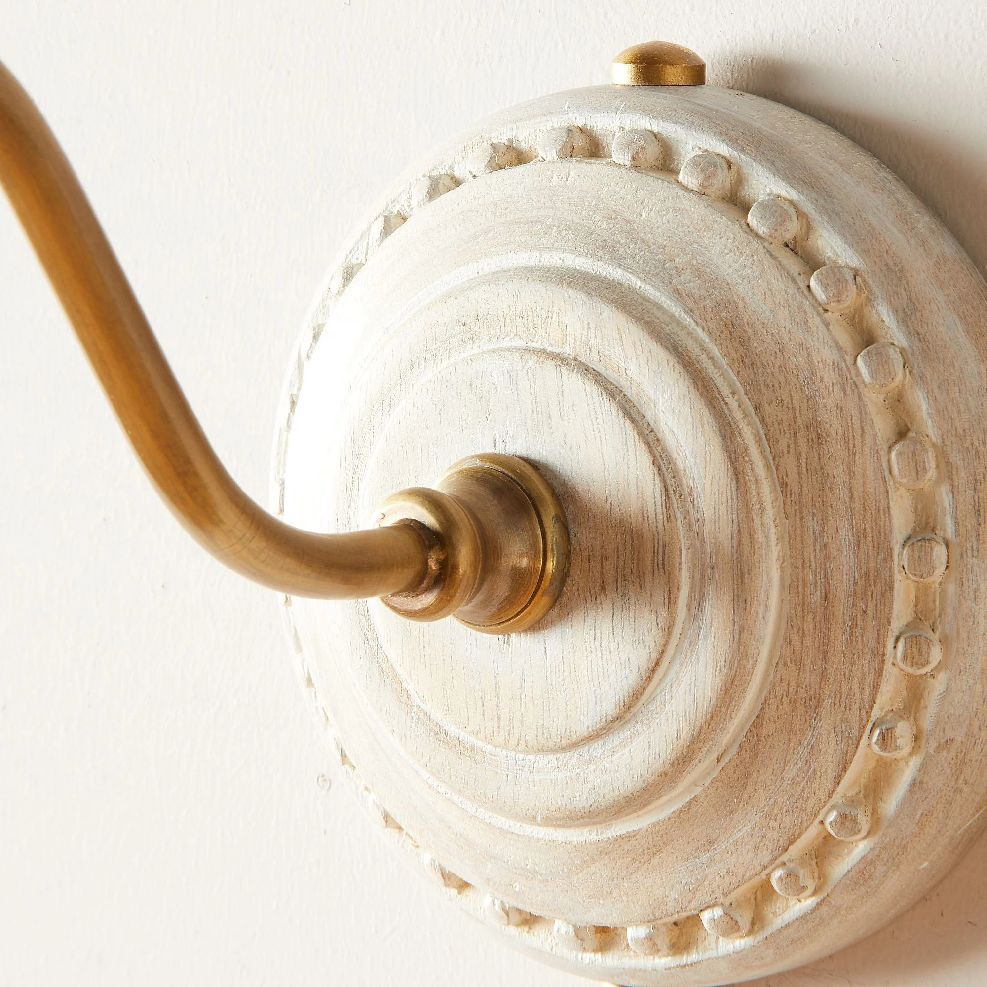 Drake wall fitting in natural wood - Image 3