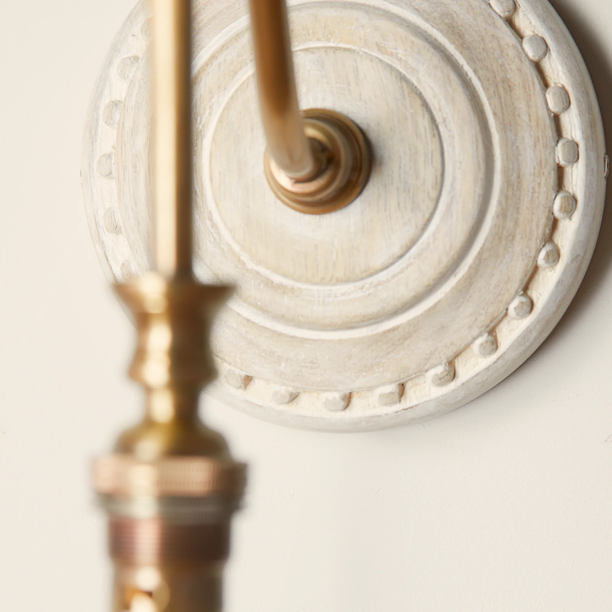 Drake wall fitting in natural wood - Image 4