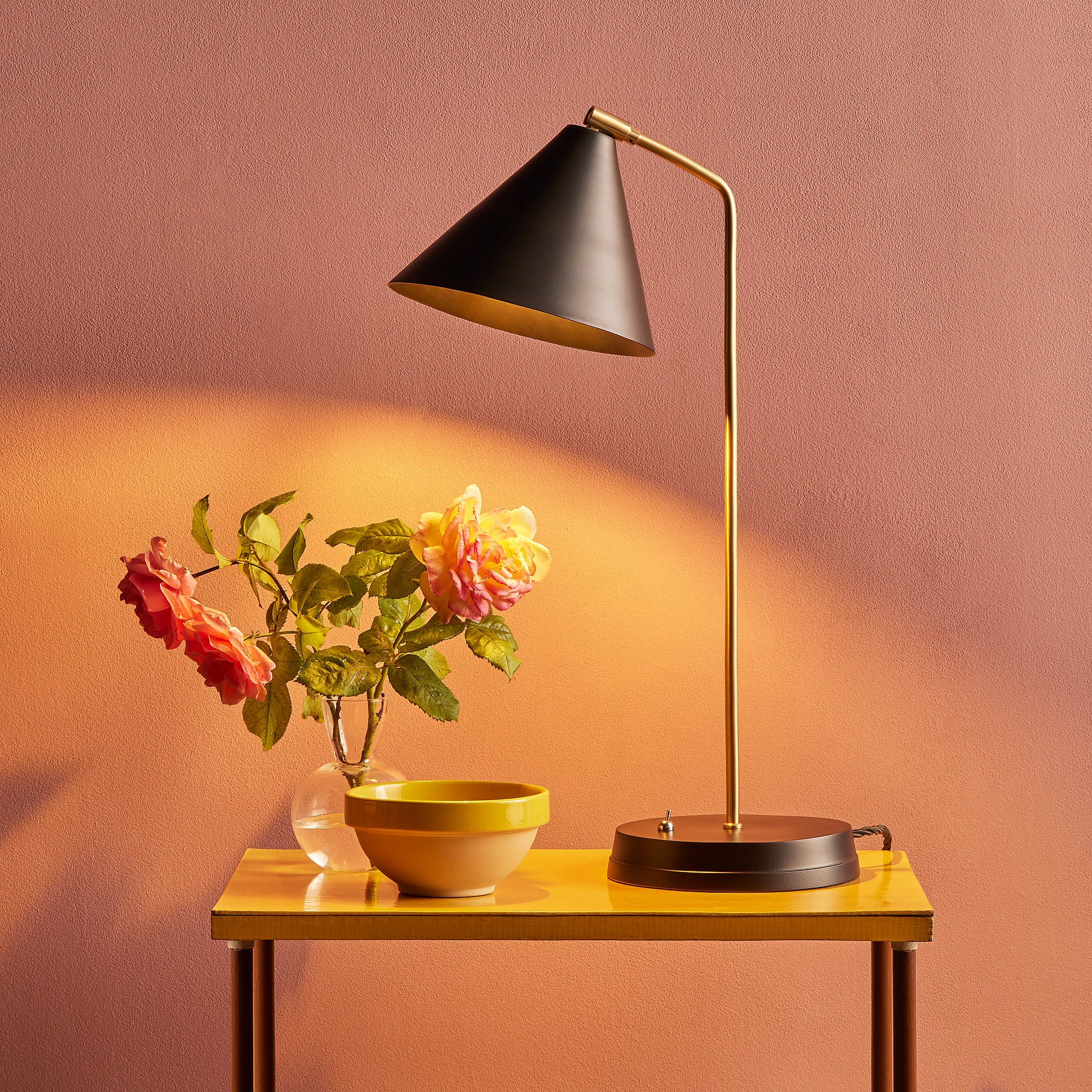 Drax Desk light in brass and a black hood - Image 2