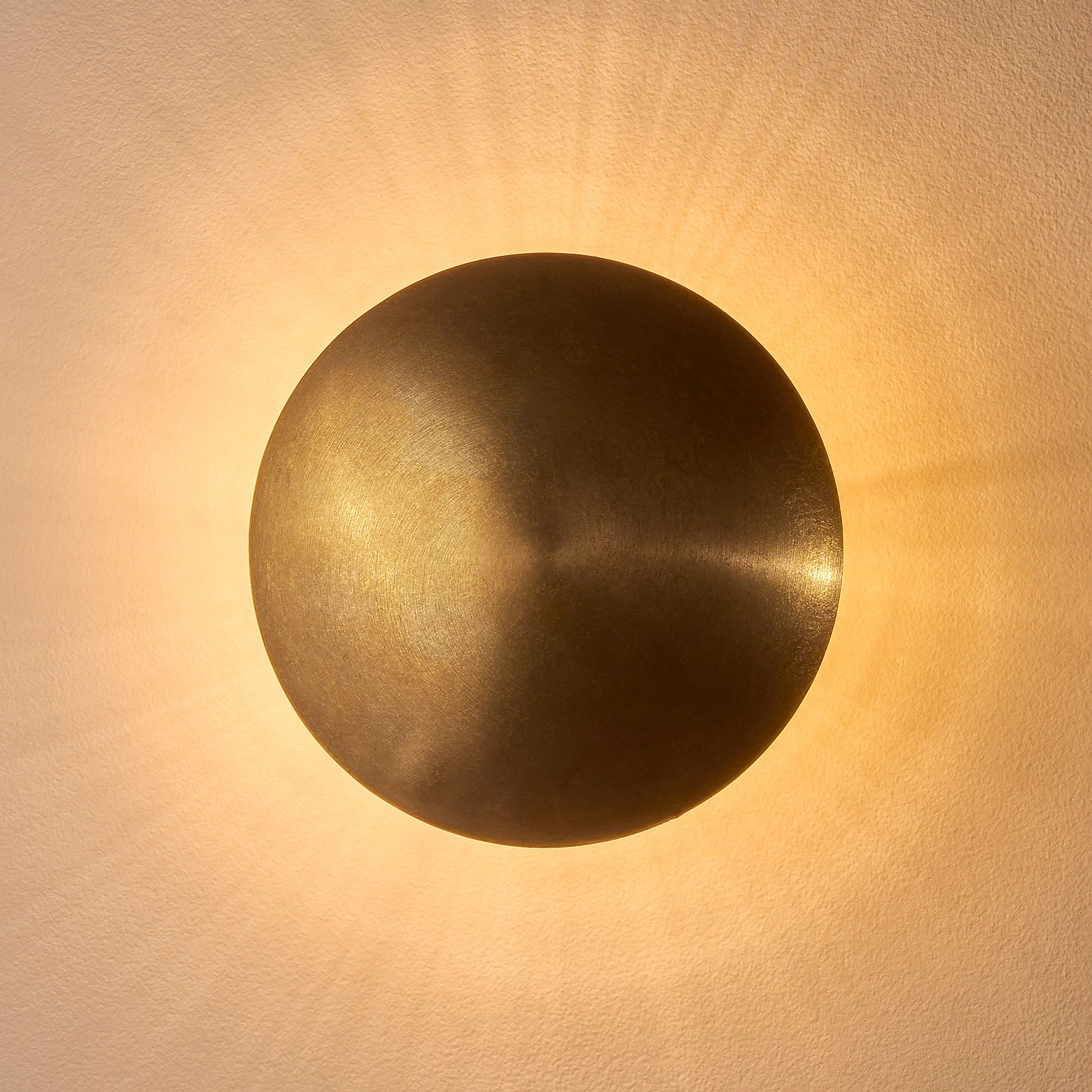 Eden IP65 wall light in brass - Image 6