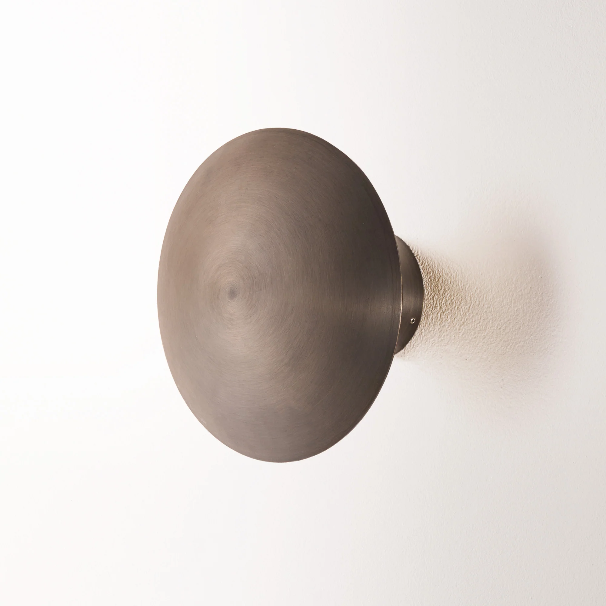 Eden IP65 wall light in bronze - Image 2