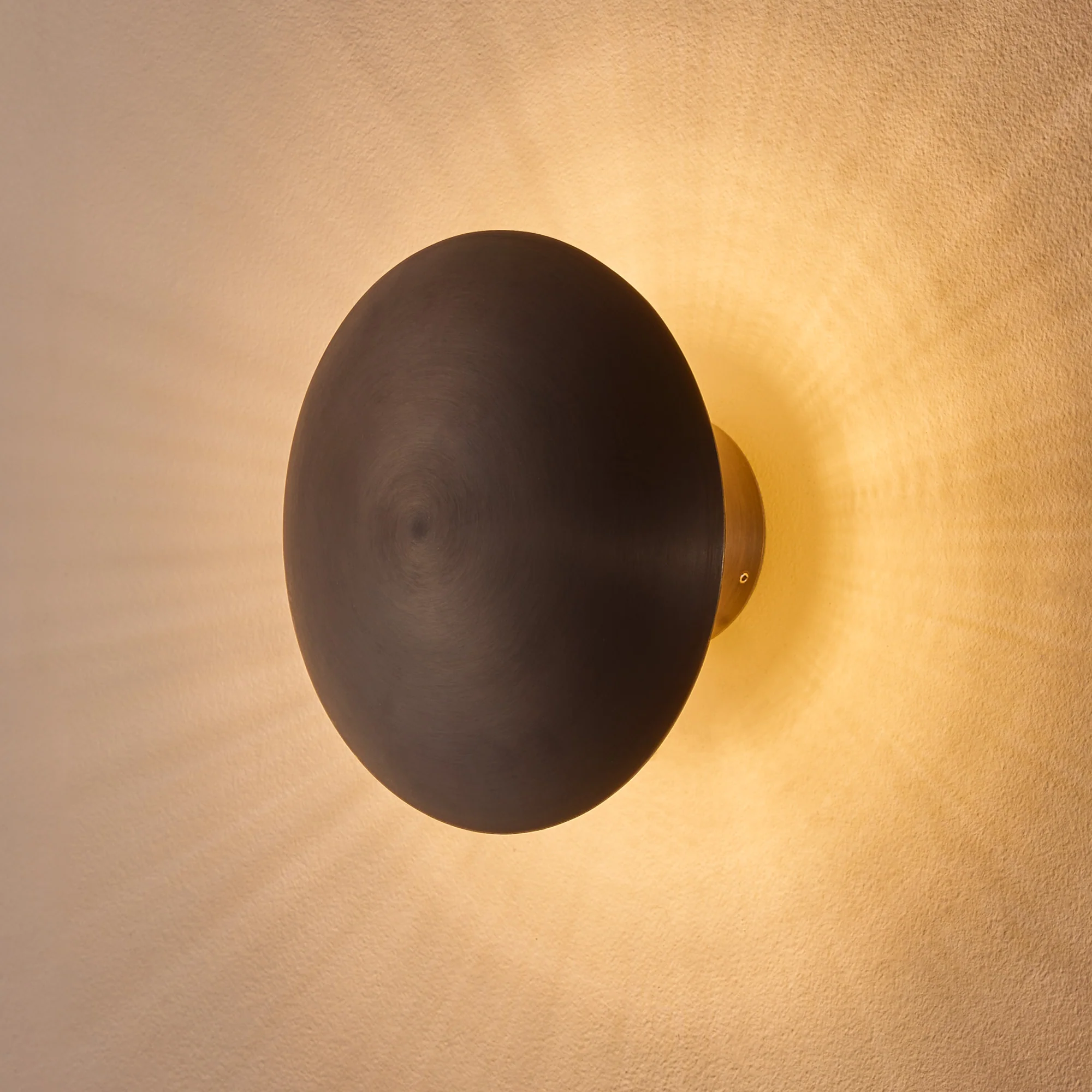 Eden IP65 wall light in bronze - Image 3
