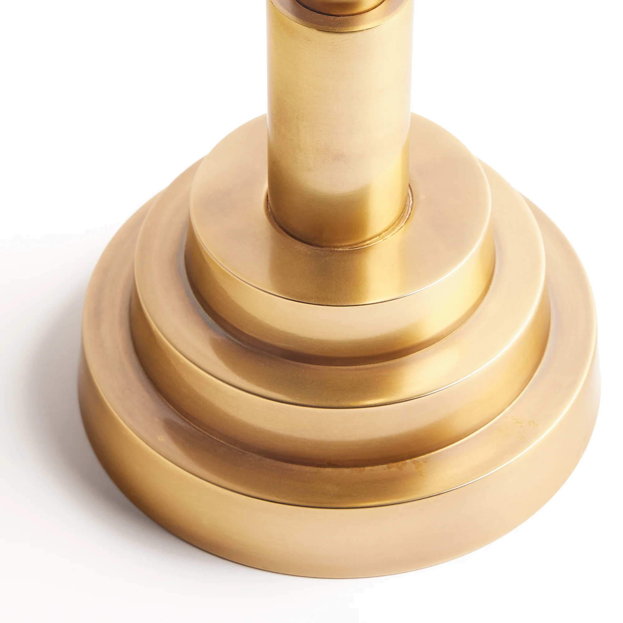 Ernest rechargeable table lamp with an antiqued brass finish - Image 12
