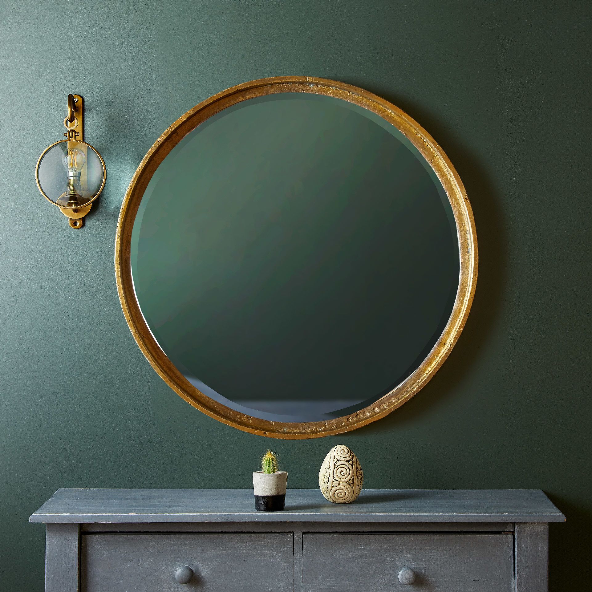 Regular Feathers mirror in antiqued gold - Image 6